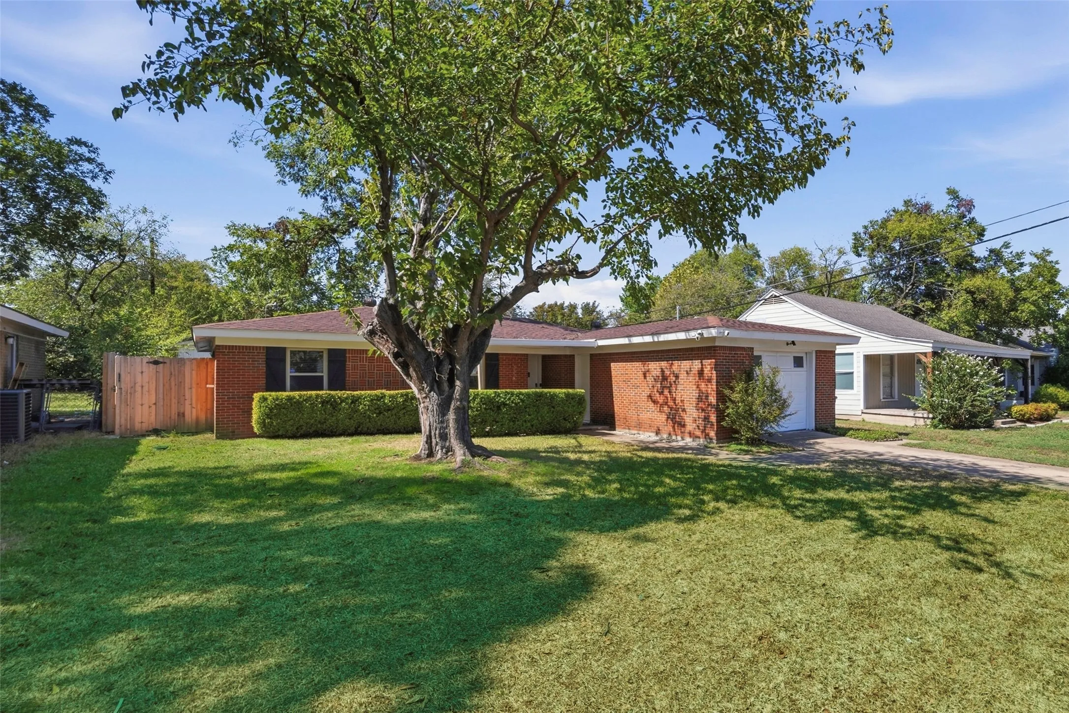 Single Family Residence For Sale in Tarrant County , 3558 Winston Road, Fort Worth, Texas 76109, 5 Bedroom, 2 Bathroom, 1 Garage spaces, 1,976 Sqft, built in 1956, mls#21412605, Real Estate Agent in Fort Worth, Homes For Sale in Tarrant county, Homes For Sale in Fort Worth, Realtor in Fort Worth Texas, Real Estate Brokerage Independent Realty Texas, Luminita Cordes Realtor