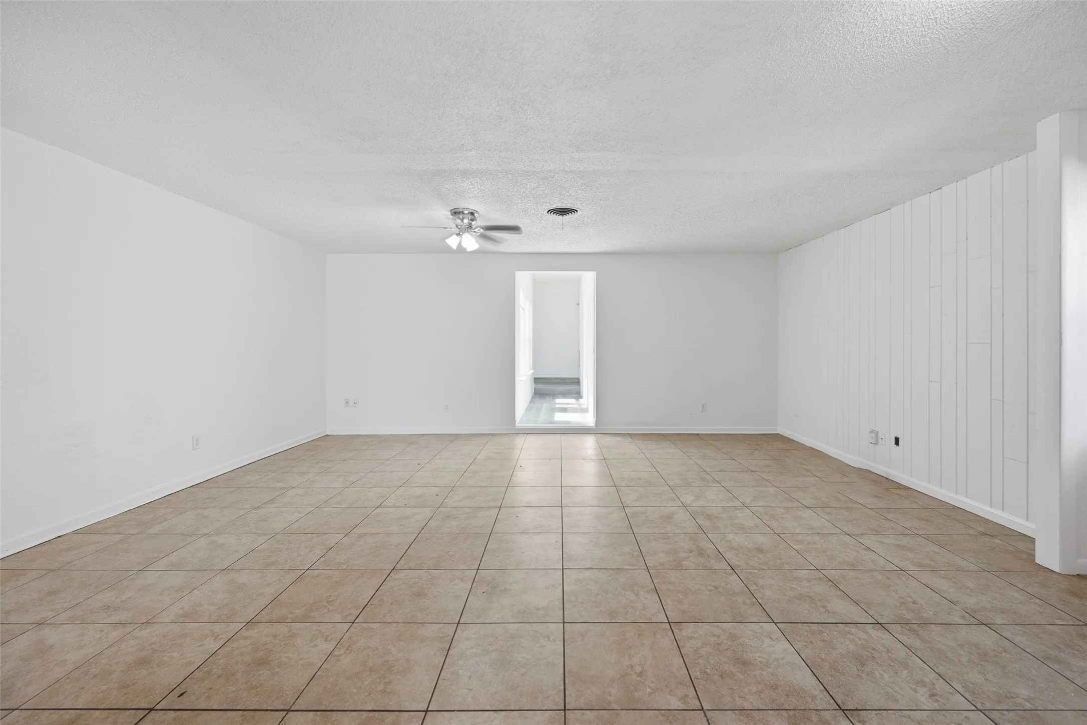 Single Family Residence For Sale in Tarrant County , 3558 Winston Road, Fort Worth, Texas 76109, 5 Bedroom, 2 Bathroom, 1 Garage spaces, 1,976 Sqft, built in 1956, mls#21412605, Real Estate Agent in Fort Worth, Homes For Sale in Tarrant county, Homes For Sale in Fort Worth, Realtor in Fort Worth Texas, Real Estate Brokerage Independent Realty Texas, Luminita Cordes Realtor
