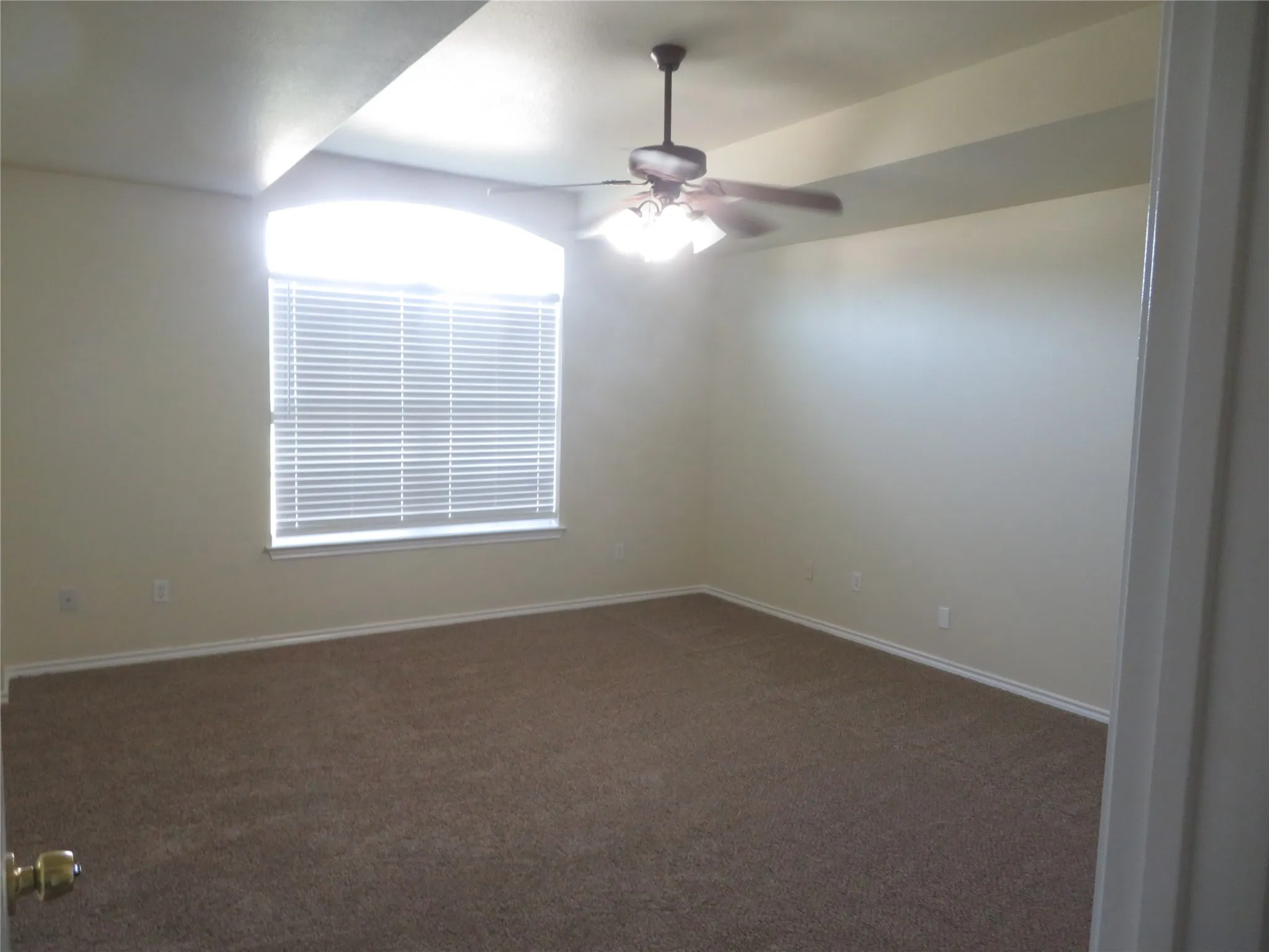 Duplex For Rent in Dallas County , 100 Roaring Springs Drive, De Soto, Texas 75115, 3 Bedroom, 2 Bathroom, 2 Garage spaces, 1,424 Sqft, built in 2003, mls#21412954, Real Estate Agent in De Soto, Homes For Rent in Dallas county, Homes For Rent in De Soto, Realtor in De Soto Texas, Real Estate Brokerage Independent Realty Texas, Luminita Cordes Realtor
