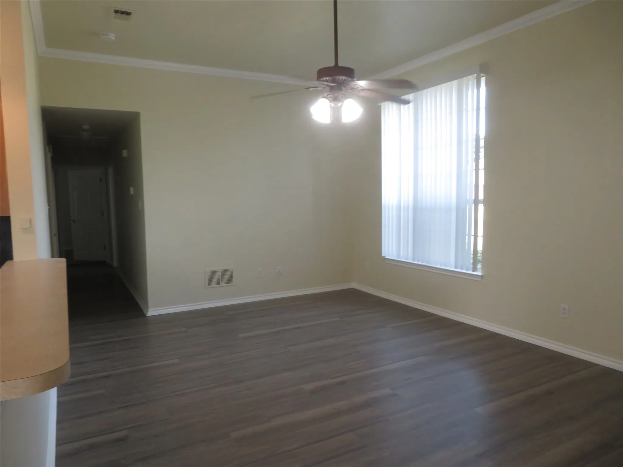 Duplex For Rent in Dallas County , 100 Roaring Springs Drive, De Soto, Texas 75115, 3 Bedroom, 2 Bathroom, 2 Garage spaces, 1,424 Sqft, built in 2003, mls#21412954, Real Estate Agent in De Soto, Homes For Rent in Dallas county, Homes For Rent in De Soto, Realtor in De Soto Texas, Real Estate Brokerage Independent Realty Texas, Luminita Cordes Realtor