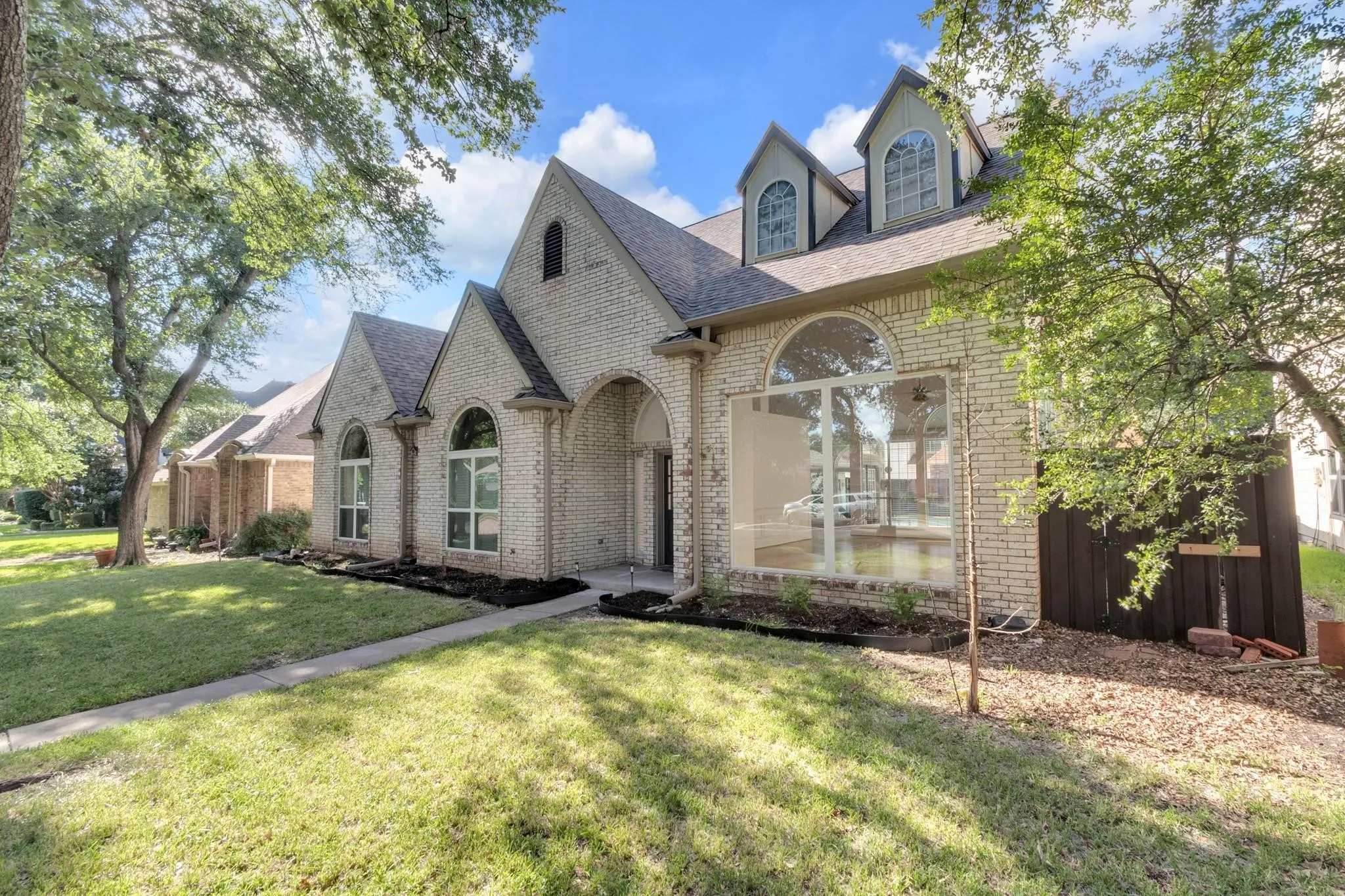 Single Family Residence For Rent in Collin County , 4637 Portrait Lane, Plano, Texas 75024, 3 Bedroom, 2 Bathroom, 2 Garage spaces, 1,778 Sqft, built in 1987, mls#21412941, Real Estate Agent in Plano, Homes For Rent in Collin county, Homes For Rent in Plano, Realtor in Plano Texas, Real Estate Brokerage Independent Realty Texas, Luminita Cordes Realtor