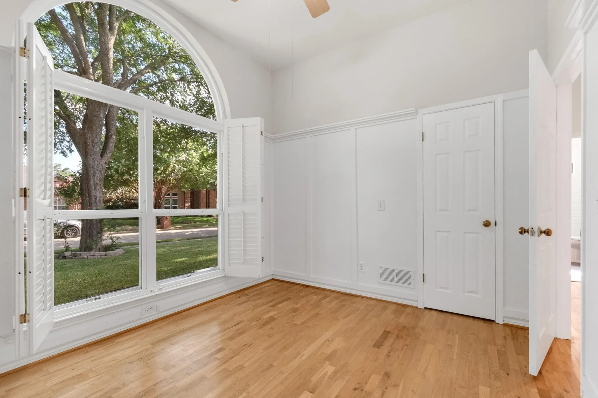 Single Family Residence For Rent in Collin County , 4637 Portrait Lane, Plano, Texas 75024, 3 Bedroom, 2 Bathroom, 2 Garage spaces, 1,778 Sqft, built in 1987, mls#21412941, Real Estate Agent in Plano, Homes For Rent in Collin county, Homes For Rent in Plano, Realtor in Plano Texas, Real Estate Brokerage Independent Realty Texas, Luminita Cordes Realtor