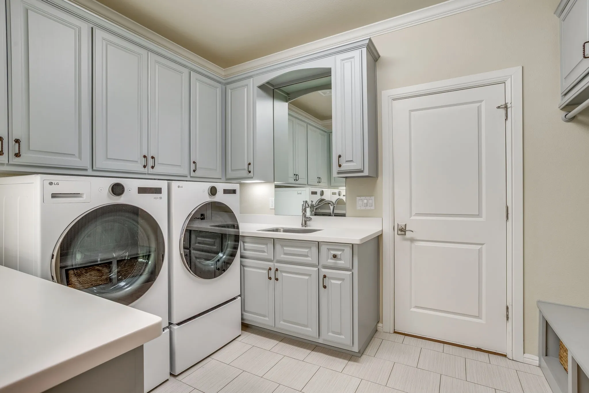 Single Family Residence For Sale in Tarrant County , 4525 Marbella Circle, Fort Worth, Texas 76126, 3 Bedroom, 4 Bathroom, 3 Garage spaces, 3,070 Sqft, built in 2013, mls#21399790, Real Estate Agent in Fort Worth, Homes For Sale in Tarrant county, Homes For Sale in Fort Worth, Realtor in Fort Worth Texas, Real Estate Brokerage Independent Realty Texas, Luminita Cordes Realtor