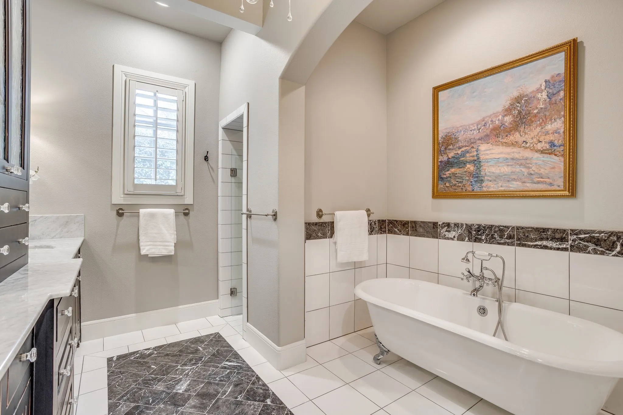 Single Family Residence For Sale in Tarrant County , 4525 Marbella Circle, Fort Worth, Texas 76126, 3 Bedroom, 4 Bathroom, 3 Garage spaces, 3,070 Sqft, built in 2013, mls#21399790, Real Estate Agent in Fort Worth, Homes For Sale in Tarrant county, Homes For Sale in Fort Worth, Realtor in Fort Worth Texas, Real Estate Brokerage Independent Realty Texas, Luminita Cordes Realtor