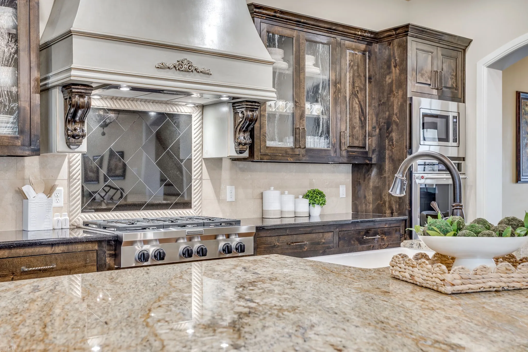 Single Family Residence For Sale in Tarrant County , 4525 Marbella Circle, Fort Worth, Texas 76126, 3 Bedroom, 4 Bathroom, 3 Garage spaces, 3,070 Sqft, built in 2013, mls#21399790, Real Estate Agent in Fort Worth, Homes For Sale in Tarrant county, Homes For Sale in Fort Worth, Realtor in Fort Worth Texas, Real Estate Brokerage Independent Realty Texas, Luminita Cordes Realtor
