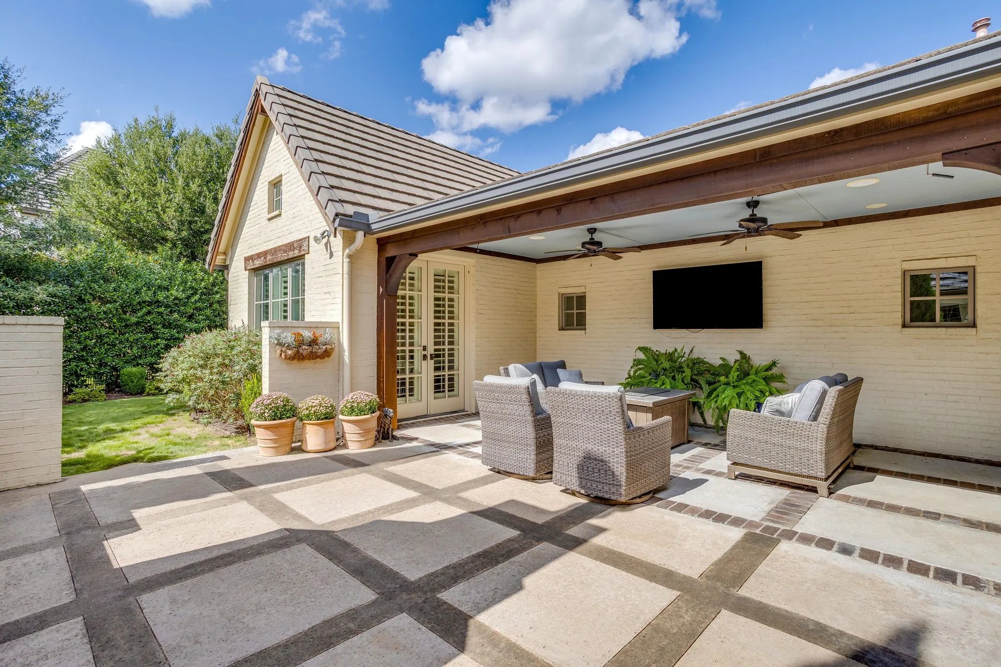 Single Family Residence For Sale in Tarrant County , 4525 Marbella Circle, Fort Worth, Texas 76126, 3 Bedroom, 4 Bathroom, 3 Garage spaces, 3,070 Sqft, built in 2013, mls#21399790, Real Estate Agent in Fort Worth, Homes For Sale in Tarrant county, Homes For Sale in Fort Worth, Realtor in Fort Worth Texas, Real Estate Brokerage Independent Realty Texas, Luminita Cordes Realtor