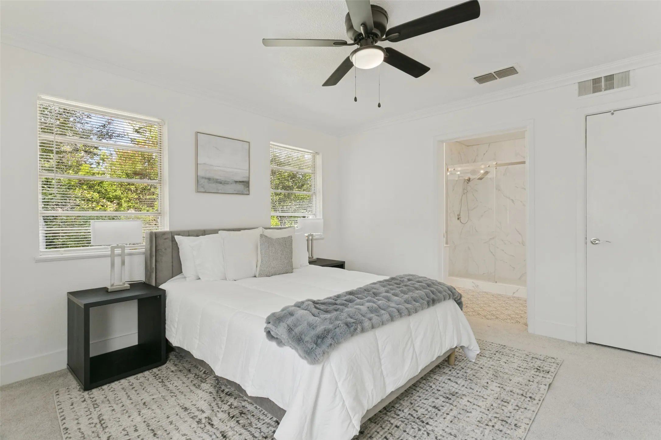 Single Family Residence For Sale in Tarrant County , 5800 Waltham Avenue, Fort Worth, Texas 76133, 3 Bedroom, 2 Bathroom, 2 Garage spaces, 1,756 Sqft, built in 1957, mls#21412899, Real Estate Agent in Fort Worth, Homes For Sale in Tarrant county, Homes For Sale in Fort Worth, Realtor in Fort Worth Texas, Real Estate Brokerage Independent Realty Texas, Luminita Cordes Realtor