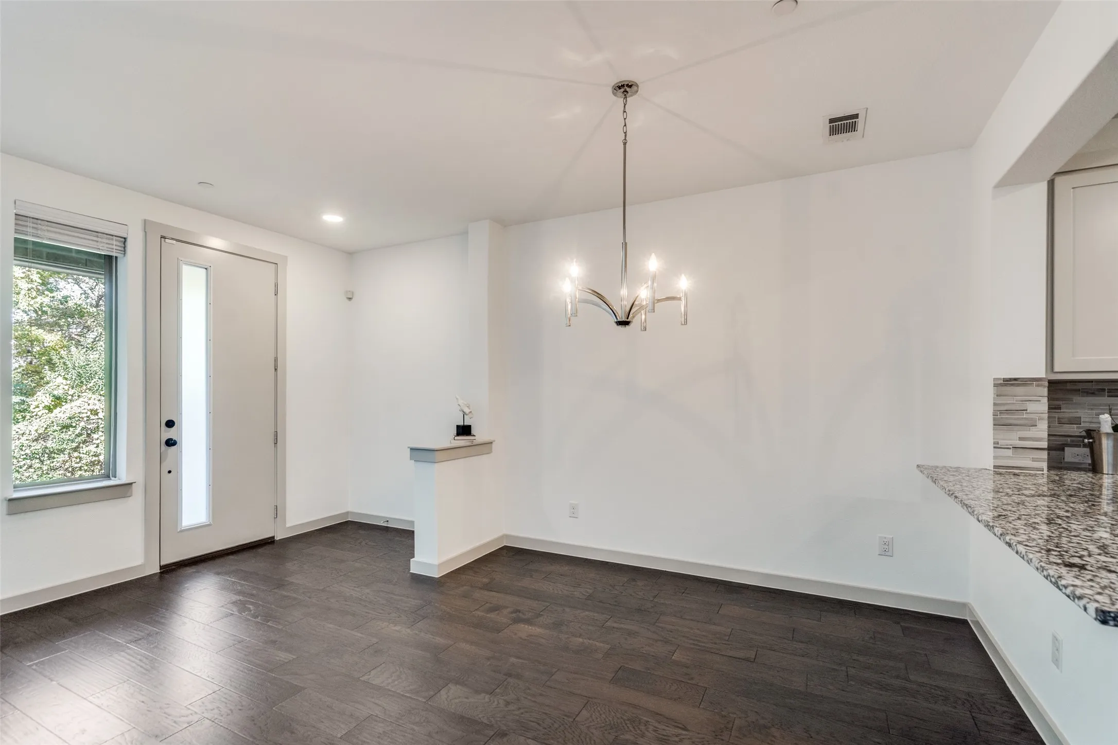 Townhouse For Rent in Collin County , 1423 Lamb Drive, Plano, Texas 75075, 2 Bedroom, 3 Bathroom, 2 Garage spaces, 1,904 Sqft, built in 2018, mls#21412965, Real Estate Agent in Plano, Homes For Rent in Collin county, Homes For Rent in Plano, Realtor in Plano Texas, Real Estate Brokerage Independent Realty Texas, Luminita Cordes Realtor