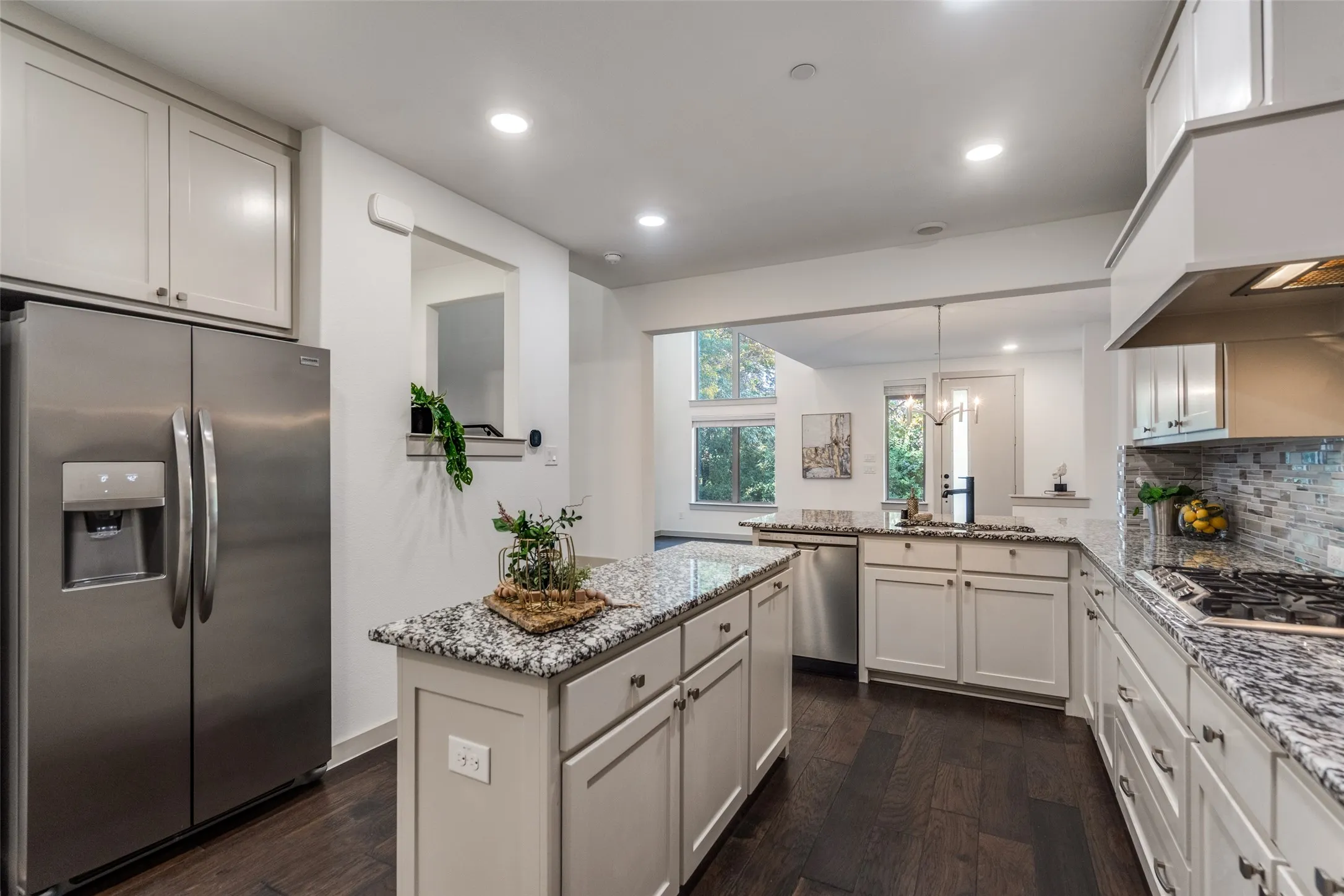 Townhouse For Rent in Collin County , 1423 Lamb Drive, Plano, Texas 75075, 2 Bedroom, 3 Bathroom, 2 Garage spaces, 1,904 Sqft, built in 2018, mls#21412965, Real Estate Agent in Plano, Homes For Rent in Collin county, Homes For Rent in Plano, Realtor in Plano Texas, Real Estate Brokerage Independent Realty Texas, Luminita Cordes Realtor