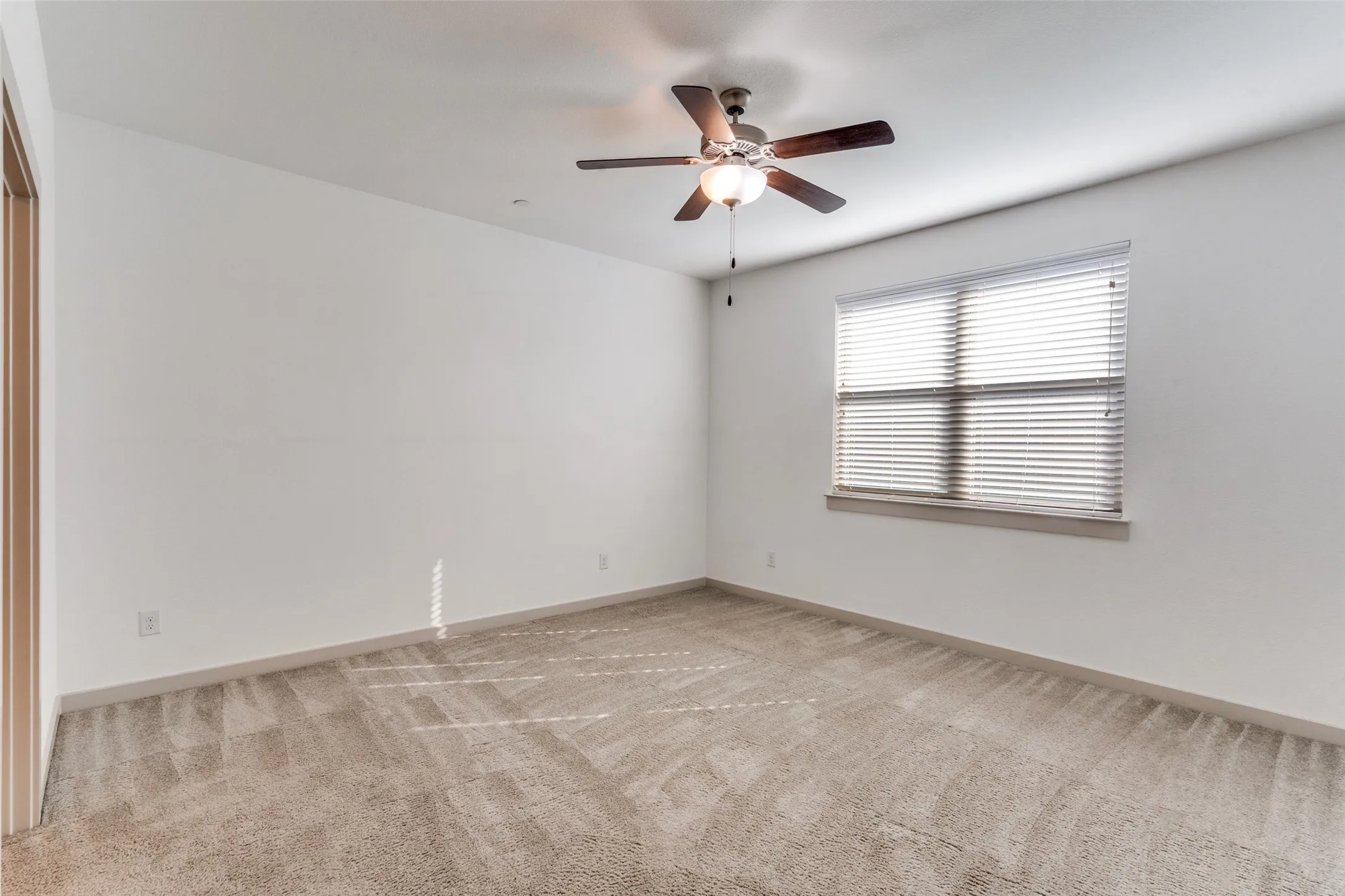 Nice sized primary bedroom