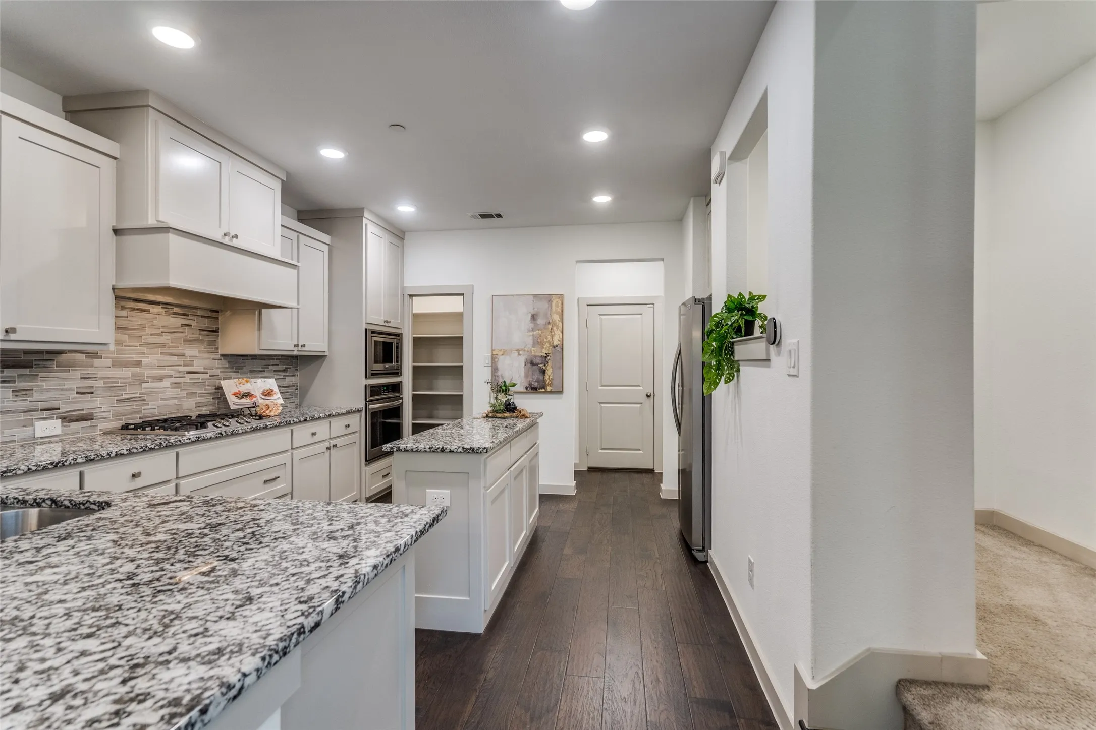 Townhouse For Rent in Collin County , 1423 Lamb Drive, Plano, Texas 75075, 2 Bedroom, 3 Bathroom, 2 Garage spaces, 1,904 Sqft, built in 2018, mls#21412965, Real Estate Agent in Plano, Homes For Rent in Collin county, Homes For Rent in Plano, Realtor in Plano Texas, Real Estate Brokerage Independent Realty Texas, Luminita Cordes Realtor