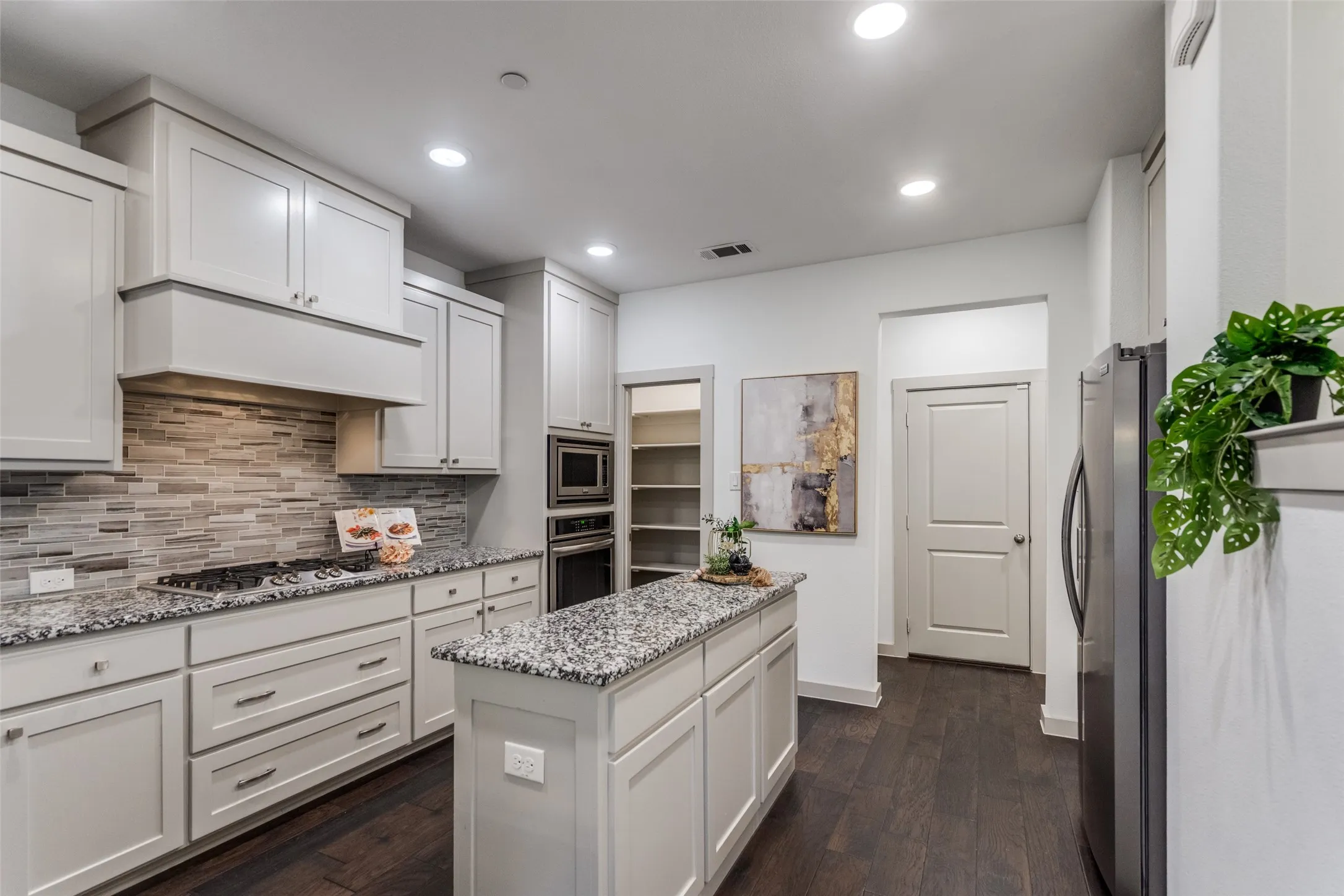 Townhouse For Rent in Collin County , 1423 Lamb Drive, Plano, Texas 75075, 2 Bedroom, 3 Bathroom, 2 Garage spaces, 1,904 Sqft, built in 2018, mls#21412965, Real Estate Agent in Plano, Homes For Rent in Collin county, Homes For Rent in Plano, Realtor in Plano Texas, Real Estate Brokerage Independent Realty Texas, Luminita Cordes Realtor