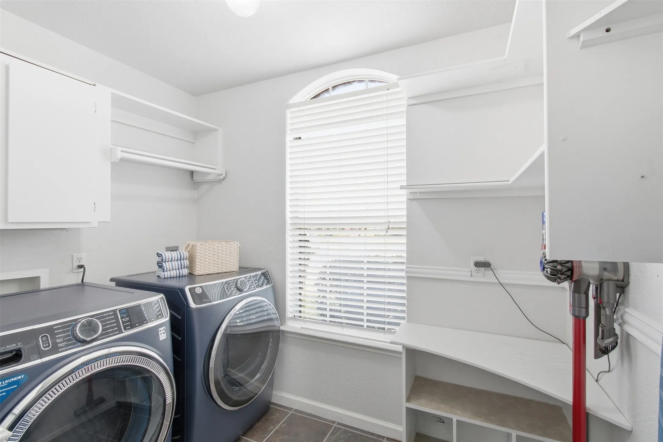 Single Family Residence For Sale in Denton County , 5609 Norris Drive, The Colony, Texas 75056, 4 Bedroom, 3 Bathroom, 2 Garage spaces, 2,883 Sqft, built in 2001, mls#21412726, Real Estate Agent in The Colony, Homes For Sale in Denton county, Homes For Sale in The Colony, Realtor in The Colony Texas, Real Estate Brokerage Independent Realty Texas, Luminita Cordes Realtor