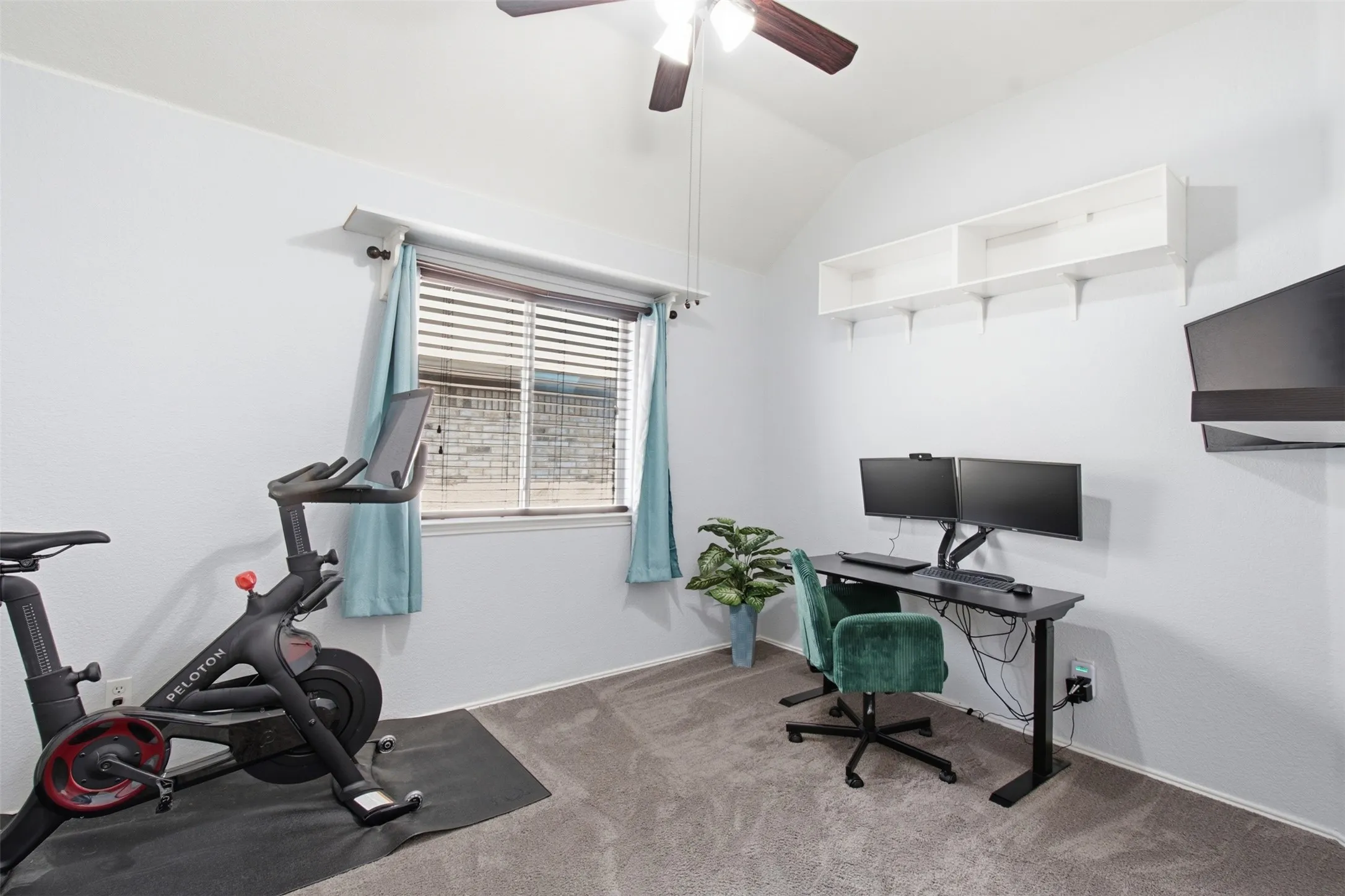 Single Family Residence For Sale in Denton County , 5609 Norris Drive, The Colony, Texas 75056, 4 Bedroom, 3 Bathroom, 2 Garage spaces, 2,883 Sqft, built in 2001, mls#21412726, Real Estate Agent in The Colony, Homes For Sale in Denton county, Homes For Sale in The Colony, Realtor in The Colony Texas, Real Estate Brokerage Independent Realty Texas, Luminita Cordes Realtor