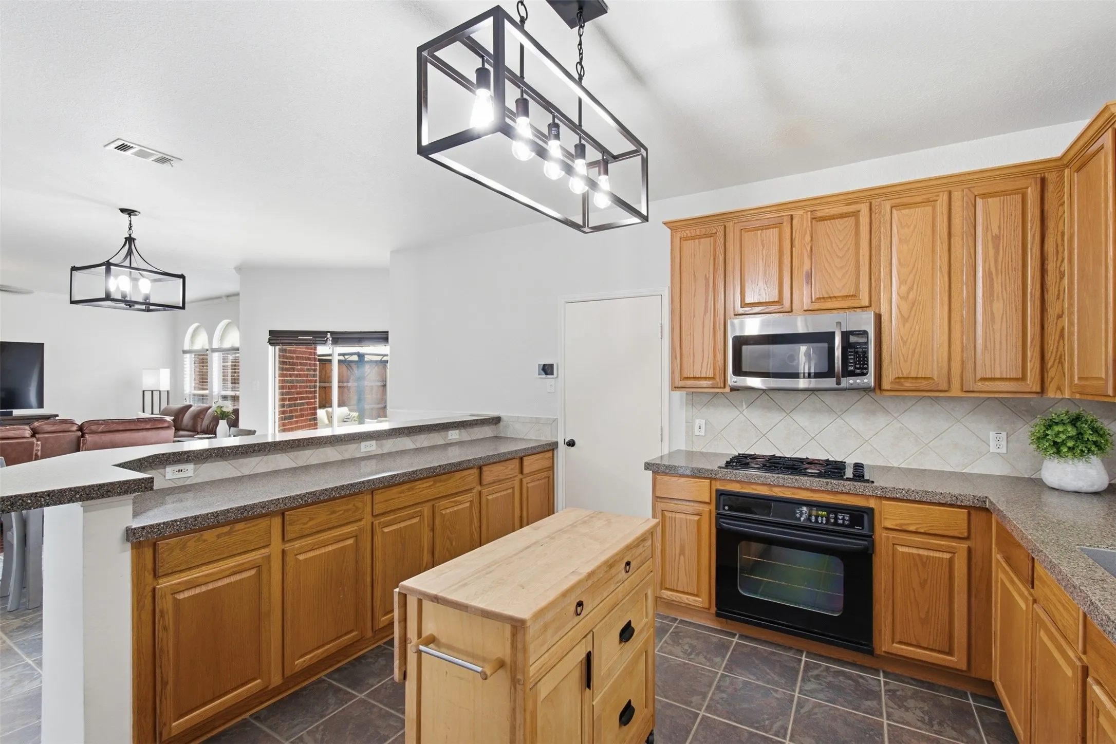 Single Family Residence For Sale in Denton County , 5609 Norris Drive, The Colony, Texas 75056, 4 Bedroom, 3 Bathroom, 2 Garage spaces, 2,883 Sqft, built in 2001, mls#21412726, Real Estate Agent in The Colony, Homes For Sale in Denton county, Homes For Sale in The Colony, Realtor in The Colony Texas, Real Estate Brokerage Independent Realty Texas, Luminita Cordes Realtor