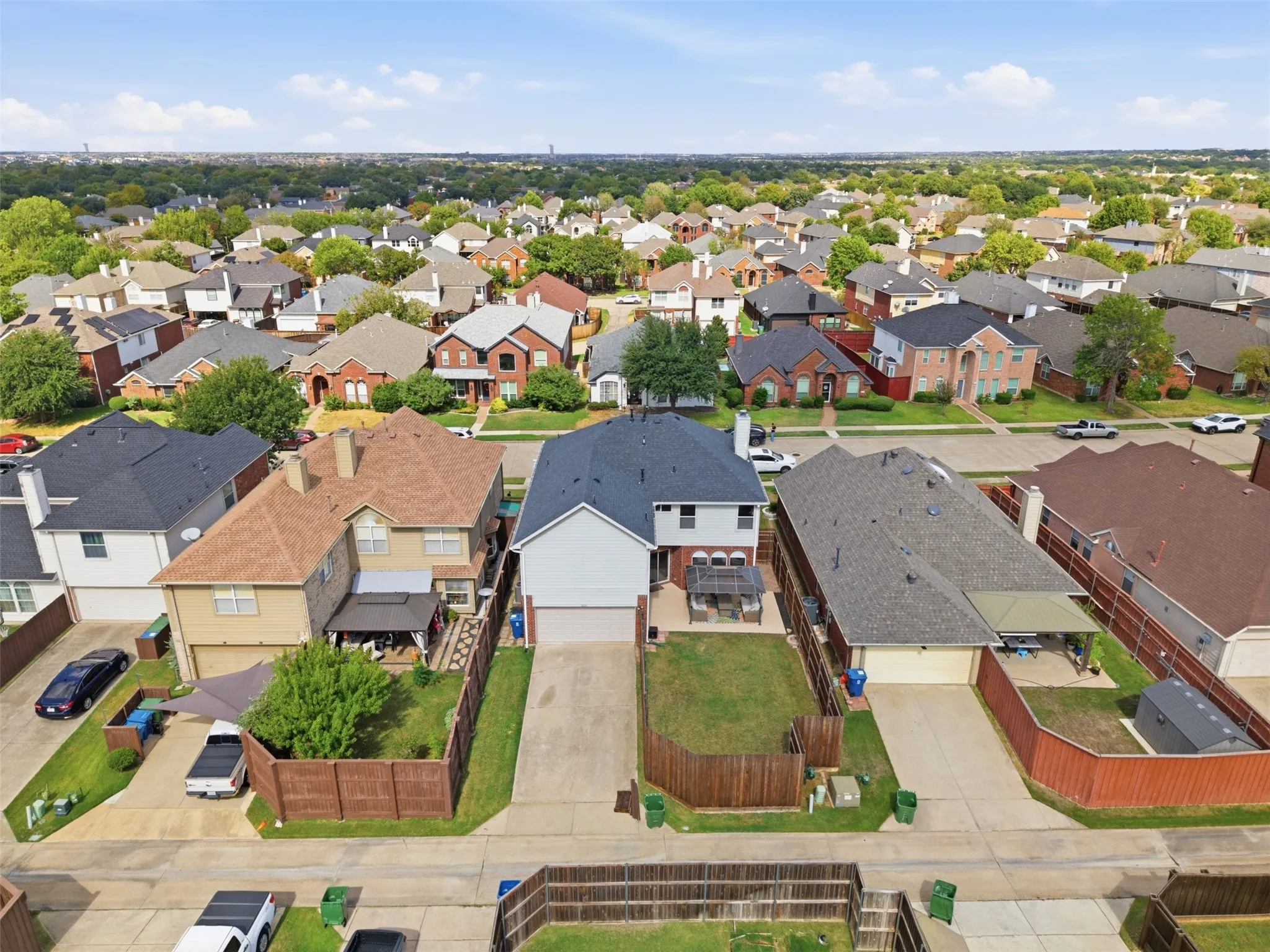Single Family Residence For Sale in Denton County , 5609 Norris Drive, The Colony, Texas 75056, 4 Bedroom, 3 Bathroom, 2 Garage spaces, 2,883 Sqft, built in 2001, mls#21412726, Real Estate Agent in The Colony, Homes For Sale in Denton county, Homes For Sale in The Colony, Realtor in The Colony Texas, Real Estate Brokerage Independent Realty Texas, Luminita Cordes Realtor