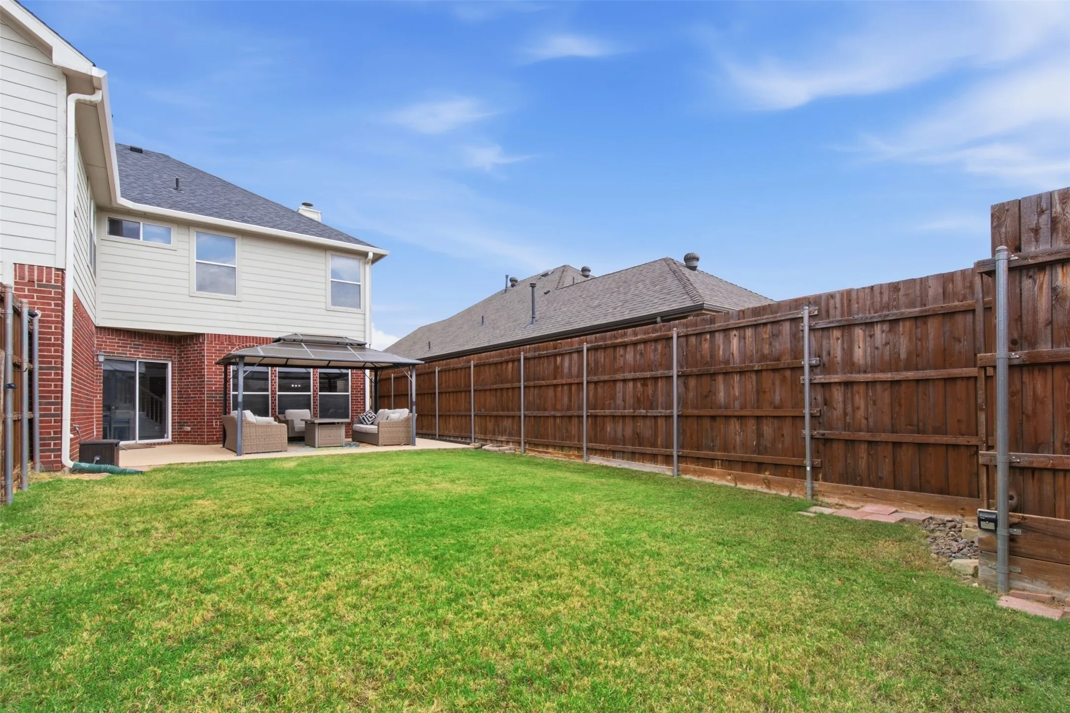 Single Family Residence For Sale in Denton County , 5609 Norris Drive, The Colony, Texas 75056, 4 Bedroom, 3 Bathroom, 2 Garage spaces, 2,883 Sqft, built in 2001, mls#21412726, Real Estate Agent in The Colony, Homes For Sale in Denton county, Homes For Sale in The Colony, Realtor in The Colony Texas, Real Estate Brokerage Independent Realty Texas, Luminita Cordes Realtor