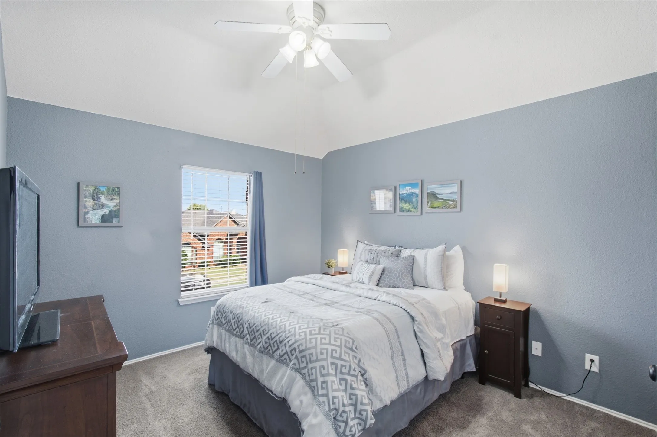 Single Family Residence For Sale in Denton County , 5609 Norris Drive, The Colony, Texas 75056, 4 Bedroom, 3 Bathroom, 2 Garage spaces, 2,883 Sqft, built in 2001, mls#21412726, Real Estate Agent in The Colony, Homes For Sale in Denton county, Homes For Sale in The Colony, Realtor in The Colony Texas, Real Estate Brokerage Independent Realty Texas, Luminita Cordes Realtor