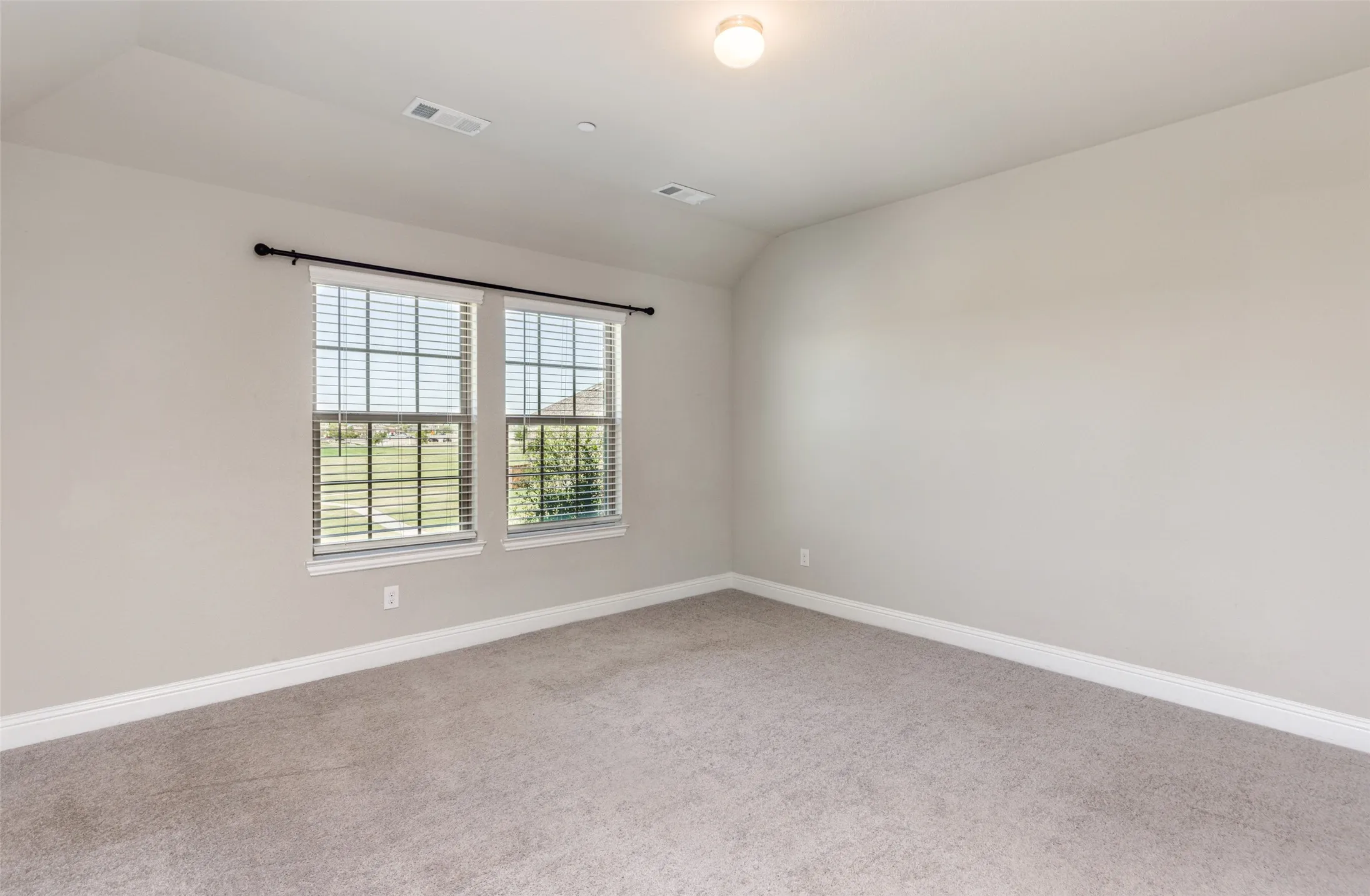 Townhouse For Rent in Collin County , 4580 Titus Circle, Plano, Texas 75024, 3 Bedroom, 3 Bathroom, 2 Garage spaces, 1,751 Sqft, built in 2018, mls#21411932, Real Estate Agent in Plano, Homes For Rent in Collin county, Homes For Rent in Plano, Realtor in Plano Texas, Real Estate Brokerage Independent Realty Texas, Luminita Cordes Realtor