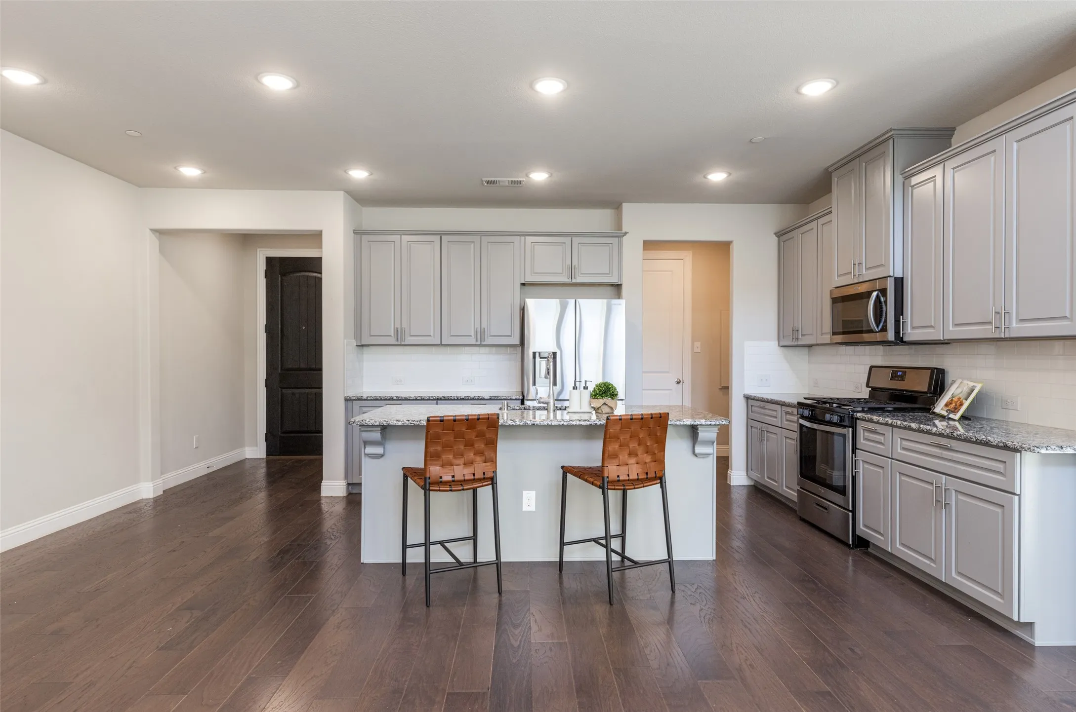 Townhouse For Rent in Collin County , 4580 Titus Circle, Plano, Texas 75024, 3 Bedroom, 3 Bathroom, 2 Garage spaces, 1,751 Sqft, built in 2018, mls#21411932, Real Estate Agent in Plano, Homes For Rent in Collin county, Homes For Rent in Plano, Realtor in Plano Texas, Real Estate Brokerage Independent Realty Texas, Luminita Cordes Realtor