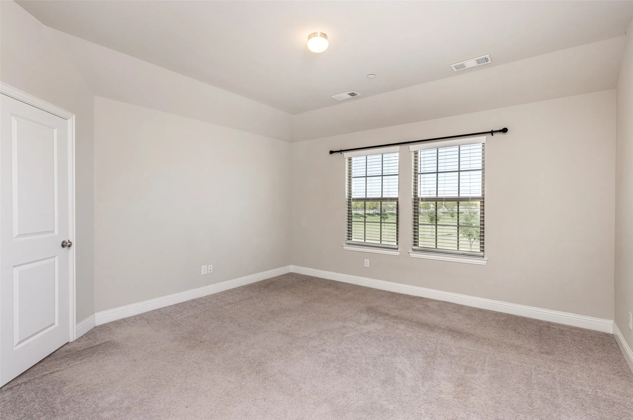 Townhouse For Rent in Collin County , 4580 Titus Circle, Plano, Texas 75024, 3 Bedroom, 3 Bathroom, 2 Garage spaces, 1,751 Sqft, built in 2018, mls#21411932, Real Estate Agent in Plano, Homes For Rent in Collin county, Homes For Rent in Plano, Realtor in Plano Texas, Real Estate Brokerage Independent Realty Texas, Luminita Cordes Realtor
