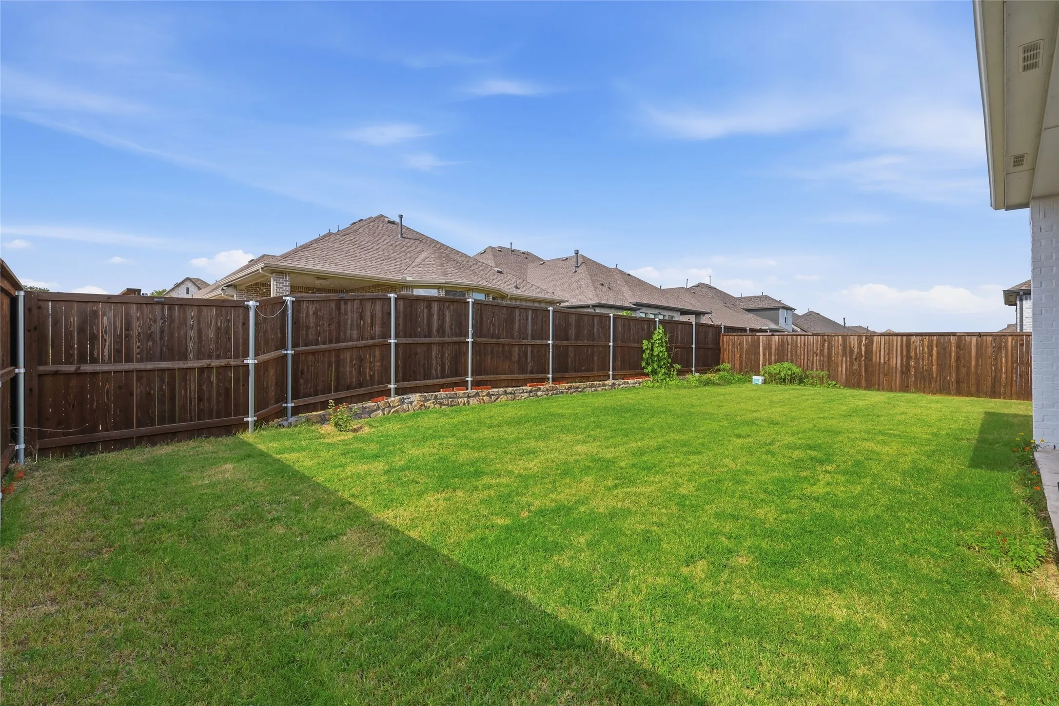 Single Family Residence For Sale in Collin County , 3001 Milton Drive, Melissa, Texas 75454, 5 Bedroom, 4 Bathroom, 2 Garage spaces, 3,210 Sqft, built in 2022, mls#21410290, Real Estate Agent in Melissa, Homes For Sale in Collin county, Homes For Sale in Melissa, Realtor in Melissa Texas, Real Estate Brokerage Independent Realty Texas, Luminita Cordes Realtor