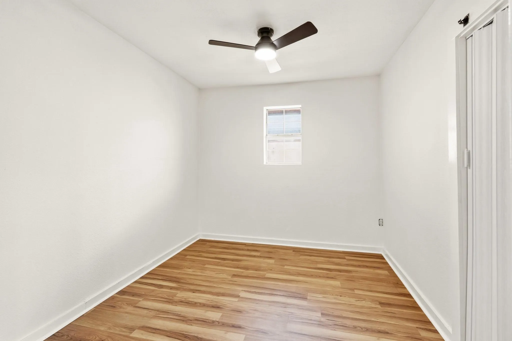 Single Family Residence For Rent in Dallas County , 1313 Crosscreek Lane, Seagoville, Texas 75159, 4 Bedroom, 3 Bathroom, Garage spaces, 1,447 Sqft, built in 1996, mls#21412971, Real Estate Agent in Seagoville, Homes For Rent in Dallas county, Homes For Rent in Seagoville, Realtor in Seagoville Texas, Real Estate Brokerage Independent Realty Texas, Luminita Cordes Realtor