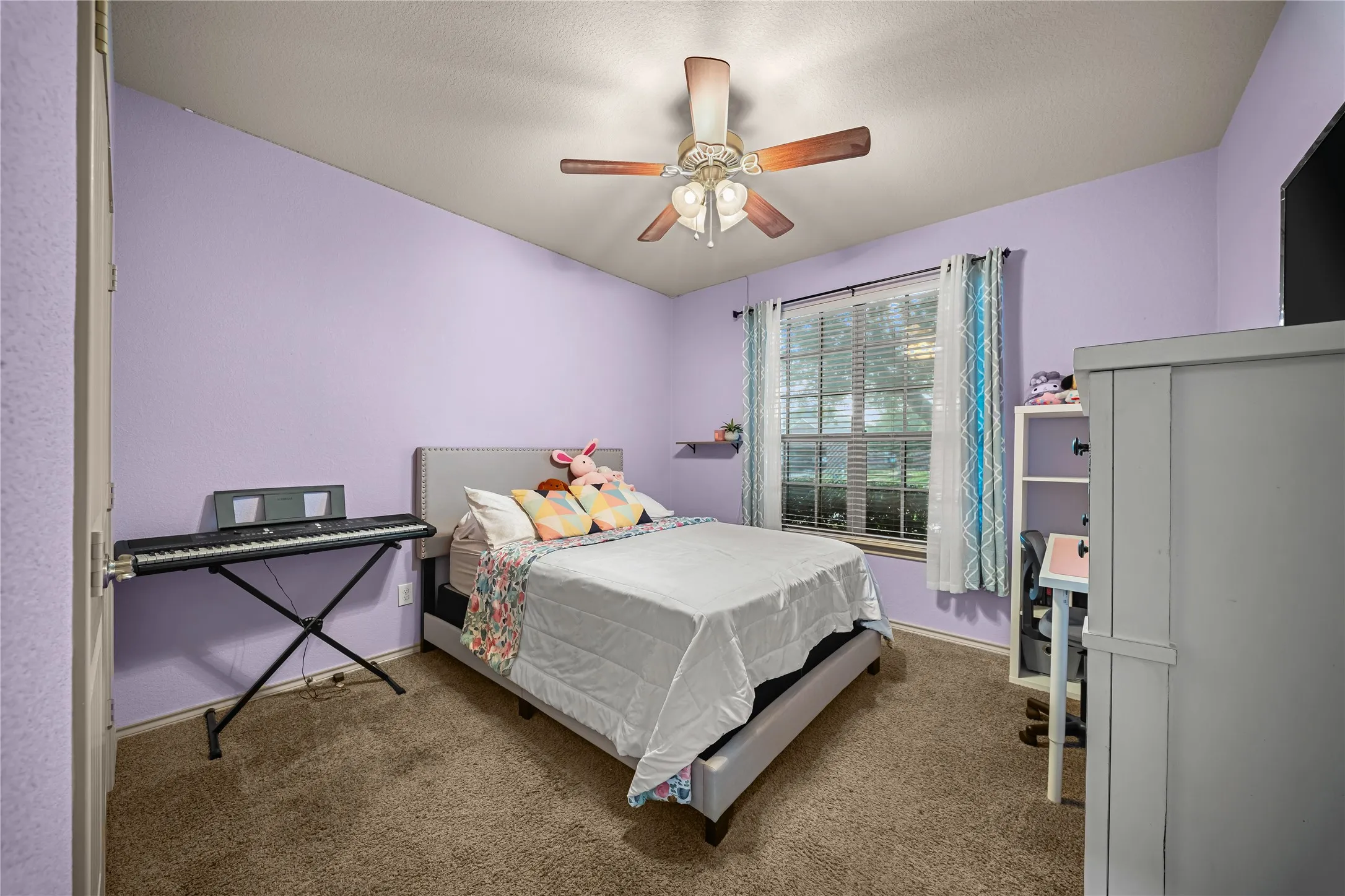 Single Family Residence For Sale in Tarrant County , 5712 Pawpaw Ridge Drive, Fort Worth, Texas 76179, 3 Bedroom, 2 Bathroom, 2 Garage spaces, 1,805 Sqft, built in 2010, mls#21412239, Real Estate Agent in Fort Worth, Homes For Sale in Tarrant county, Homes For Sale in Fort Worth, Realtor in Fort Worth Texas, Real Estate Brokerage Independent Realty Texas, Luminita Cordes Realtor