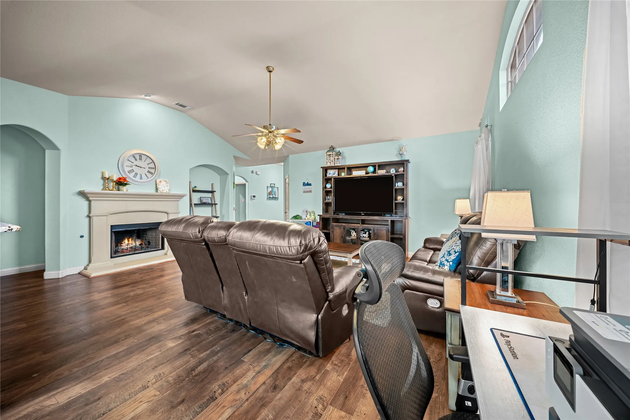 Single Family Residence For Sale in Tarrant County , 5712 Pawpaw Ridge Drive, Fort Worth, Texas 76179, 3 Bedroom, 2 Bathroom, 2 Garage spaces, 1,805 Sqft, built in 2010, mls#21412239, Real Estate Agent in Fort Worth, Homes For Sale in Tarrant county, Homes For Sale in Fort Worth, Realtor in Fort Worth Texas, Real Estate Brokerage Independent Realty Texas, Luminita Cordes Realtor