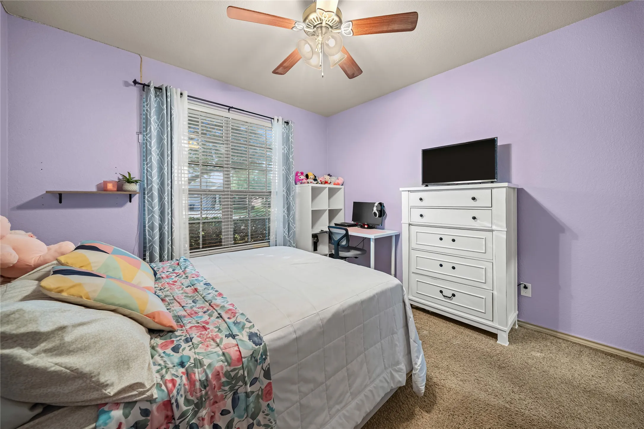 Single Family Residence For Sale in Tarrant County , 5712 Pawpaw Ridge Drive, Fort Worth, Texas 76179, 3 Bedroom, 2 Bathroom, 2 Garage spaces, 1,805 Sqft, built in 2010, mls#21412239, Real Estate Agent in Fort Worth, Homes For Sale in Tarrant county, Homes For Sale in Fort Worth, Realtor in Fort Worth Texas, Real Estate Brokerage Independent Realty Texas, Luminita Cordes Realtor