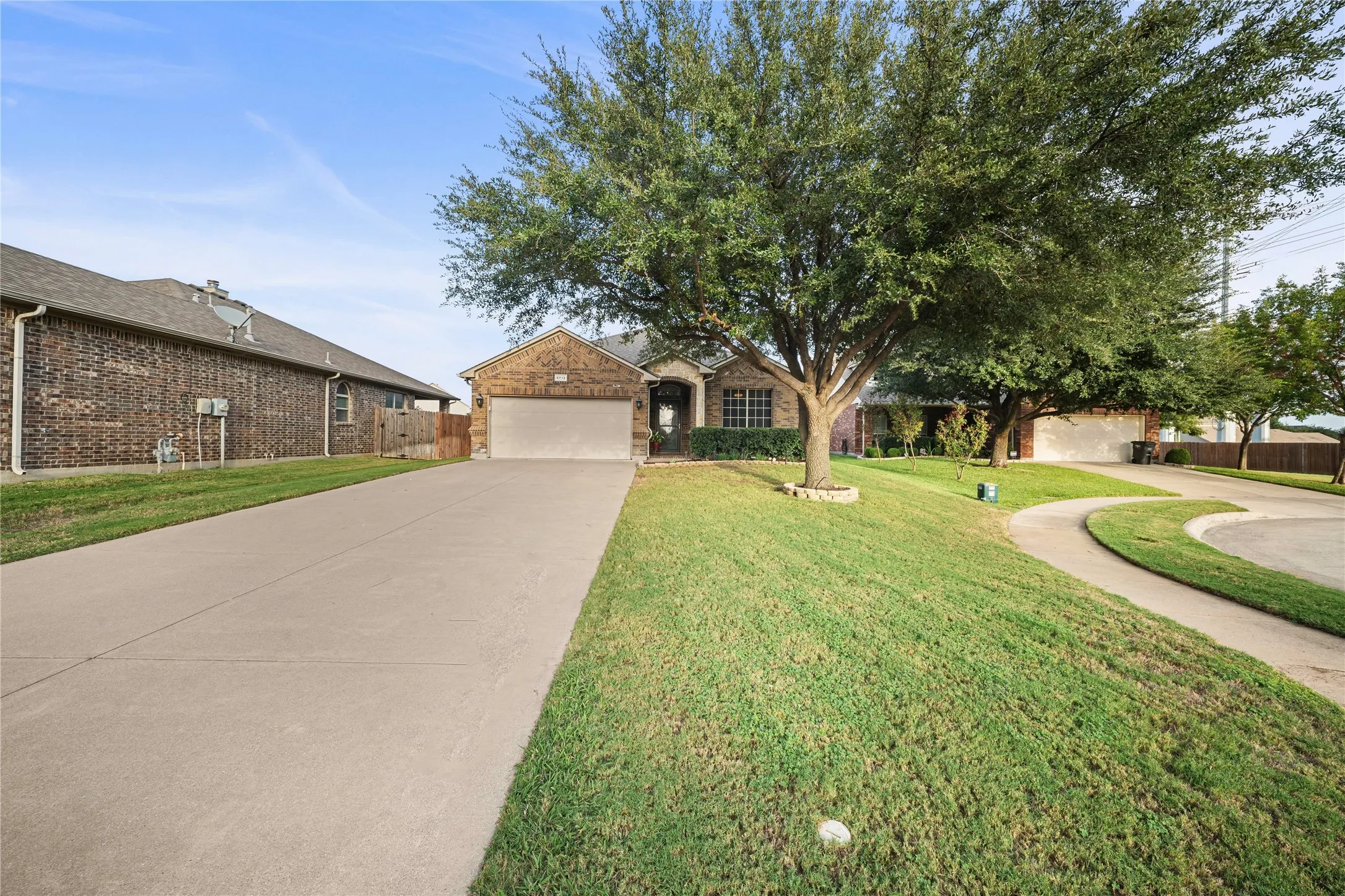 Single Family Residence For Sale in Tarrant County , 5712 Pawpaw Ridge Drive, Fort Worth, Texas 76179, 3 Bedroom, 2 Bathroom, 2 Garage spaces, 1,805 Sqft, built in 2010, mls#21412239, Real Estate Agent in Fort Worth, Homes For Sale in Tarrant county, Homes For Sale in Fort Worth, Realtor in Fort Worth Texas, Real Estate Brokerage Independent Realty Texas, Luminita Cordes Realtor