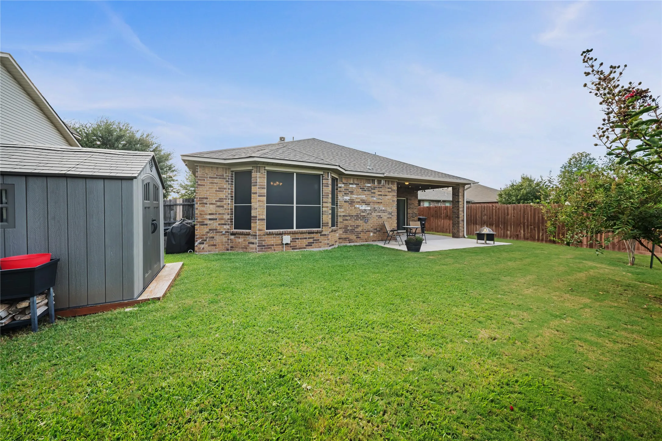 Single Family Residence For Sale in Tarrant County , 5712 Pawpaw Ridge Drive, Fort Worth, Texas 76179, 3 Bedroom, 2 Bathroom, 2 Garage spaces, 1,805 Sqft, built in 2010, mls#21412239, Real Estate Agent in Fort Worth, Homes For Sale in Tarrant county, Homes For Sale in Fort Worth, Realtor in Fort Worth Texas, Real Estate Brokerage Independent Realty Texas, Luminita Cordes Realtor
