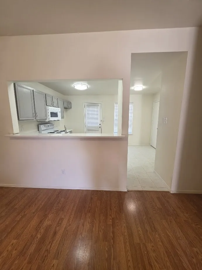 Single Family Residence For Sale in Dallas County , 8034 Genesis Drive, Dallas, Texas 75232, 3 Bedroom, 2 Bathroom, 2 Garage spaces, 1,170 Sqft, built in 2004, mls#21411057, Real Estate Agent in Dallas, Homes For Sale in Dallas county, Homes For Sale in Dallas, Realtor in Dallas Texas, Real Estate Brokerage Independent Realty Texas, Luminita Cordes Realtor