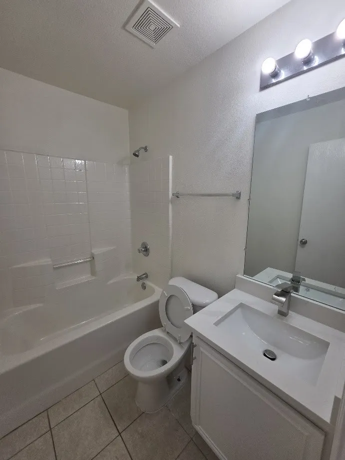 Single Family Residence For Sale in Dallas County , 8034 Genesis Drive, Dallas, Texas 75232, 3 Bedroom, 2 Bathroom, 2 Garage spaces, 1,170 Sqft, built in 2004, mls#21411057, Real Estate Agent in Dallas, Homes For Sale in Dallas county, Homes For Sale in Dallas, Realtor in Dallas Texas, Real Estate Brokerage Independent Realty Texas, Luminita Cordes Realtor