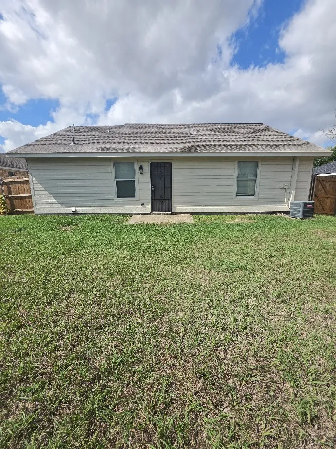 Single Family Residence For Sale in Dallas County , 8034 Genesis Drive, Dallas, Texas 75232, 3 Bedroom, 2 Bathroom, 2 Garage spaces, 1,170 Sqft, built in 2004, mls#21411057, Real Estate Agent in Dallas, Homes For Sale in Dallas county, Homes For Sale in Dallas, Realtor in Dallas Texas, Real Estate Brokerage Independent Realty Texas, Luminita Cordes Realtor