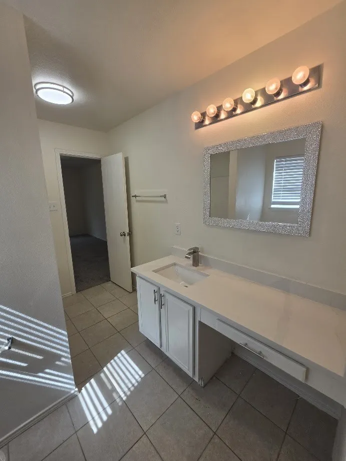 Single Family Residence For Sale in Dallas County , 8034 Genesis Drive, Dallas, Texas 75232, 3 Bedroom, 2 Bathroom, 2 Garage spaces, 1,170 Sqft, built in 2004, mls#21411057, Real Estate Agent in Dallas, Homes For Sale in Dallas county, Homes For Sale in Dallas, Realtor in Dallas Texas, Real Estate Brokerage Independent Realty Texas, Luminita Cordes Realtor
