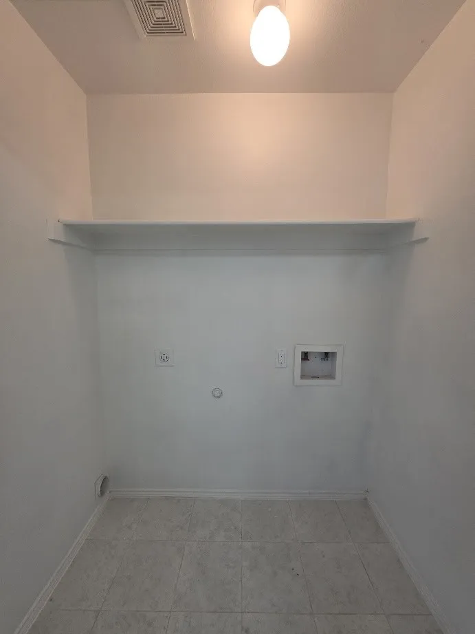 Single Family Residence For Sale in Dallas County , 8034 Genesis Drive, Dallas, Texas 75232, 3 Bedroom, 2 Bathroom, 2 Garage spaces, 1,170 Sqft, built in 2004, mls#21411057, Real Estate Agent in Dallas, Homes For Sale in Dallas county, Homes For Sale in Dallas, Realtor in Dallas Texas, Real Estate Brokerage Independent Realty Texas, Luminita Cordes Realtor