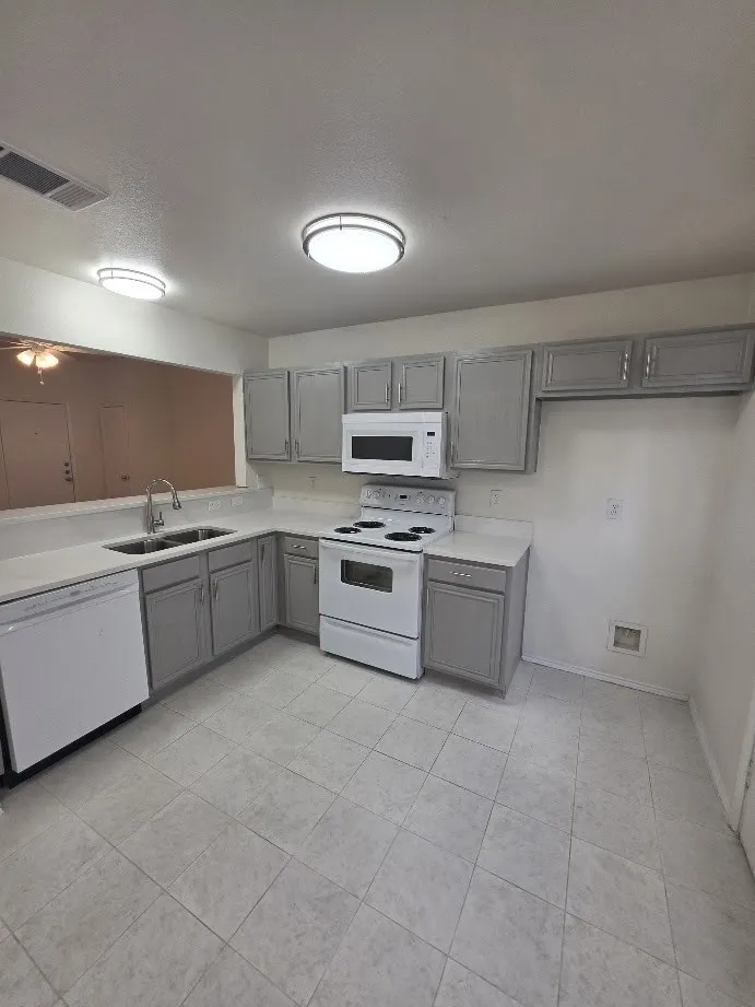 Single Family Residence For Sale in Dallas County , 8034 Genesis Drive, Dallas, Texas 75232, 3 Bedroom, 2 Bathroom, 2 Garage spaces, 1,170 Sqft, built in 2004, mls#21411057, Real Estate Agent in Dallas, Homes For Sale in Dallas county, Homes For Sale in Dallas, Realtor in Dallas Texas, Real Estate Brokerage Independent Realty Texas, Luminita Cordes Realtor