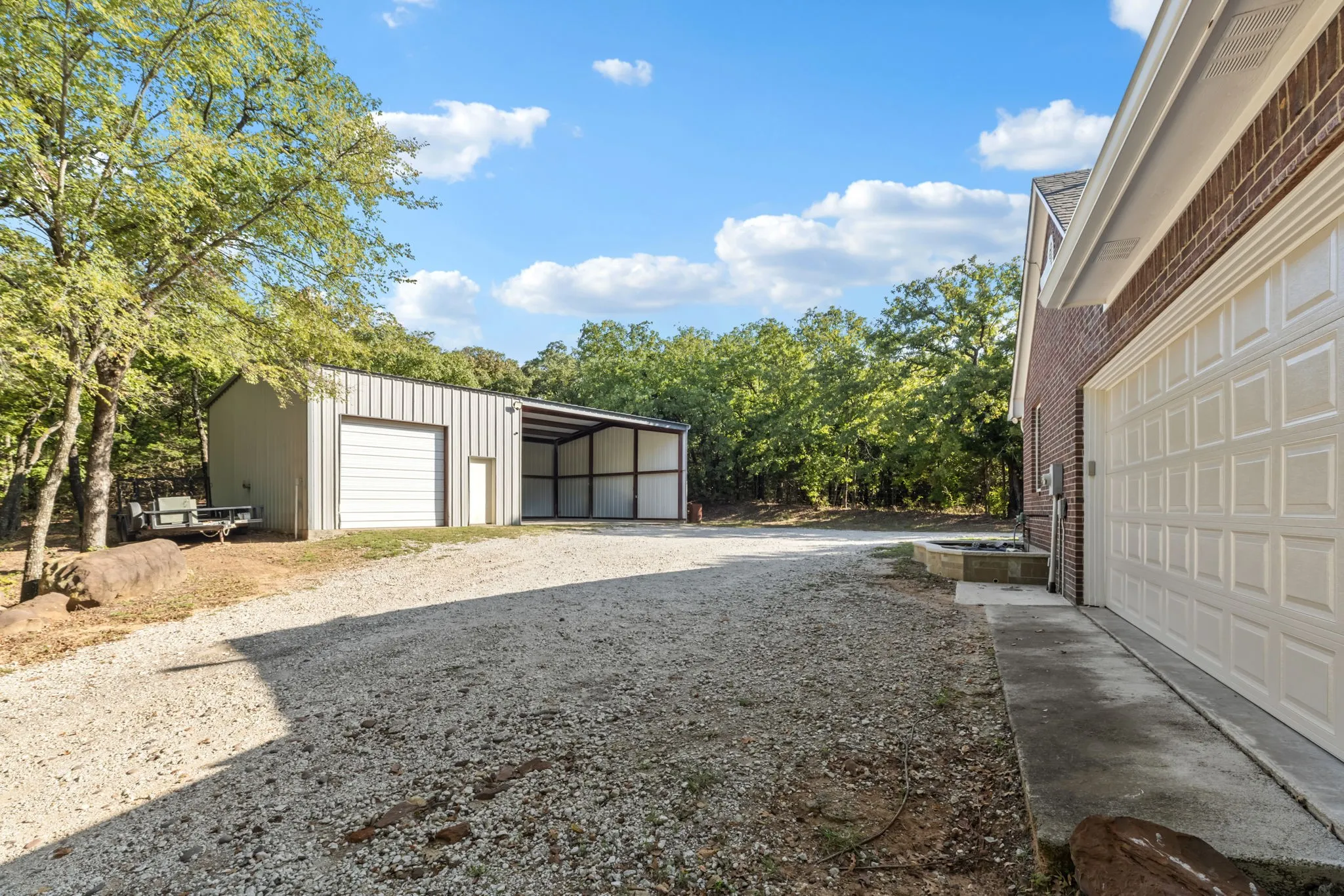 Single Family Residence For Sale in Cooke County , 1540 Neely Trail, Valley View, Texas 76272, 3 Bedroom, 2 Bathroom, 2 Garage spaces, 1,833 Sqft, built in 2003, mls#21410989, Real Estate Agent in Valley View, Homes For Sale in Cooke county, Homes For Sale in Valley View, Realtor in Valley View Texas, Real Estate Brokerage Independent Realty Texas, Luminita Cordes Realtor