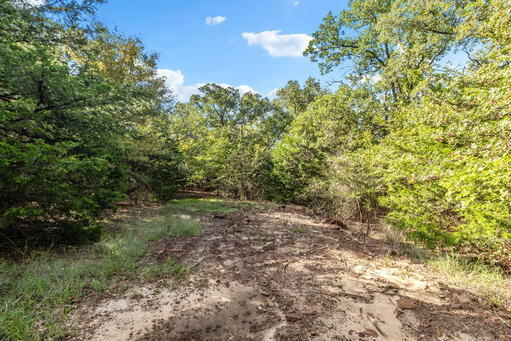 Single Family Residence For Sale in Cooke County , 1540 Neely Trail, Valley View, Texas 76272, 3 Bedroom, 2 Bathroom, 2 Garage spaces, 1,833 Sqft, built in 2003, mls#21410989, Real Estate Agent in Valley View, Homes For Sale in Cooke county, Homes For Sale in Valley View, Realtor in Valley View Texas, Real Estate Brokerage Independent Realty Texas, Luminita Cordes Realtor