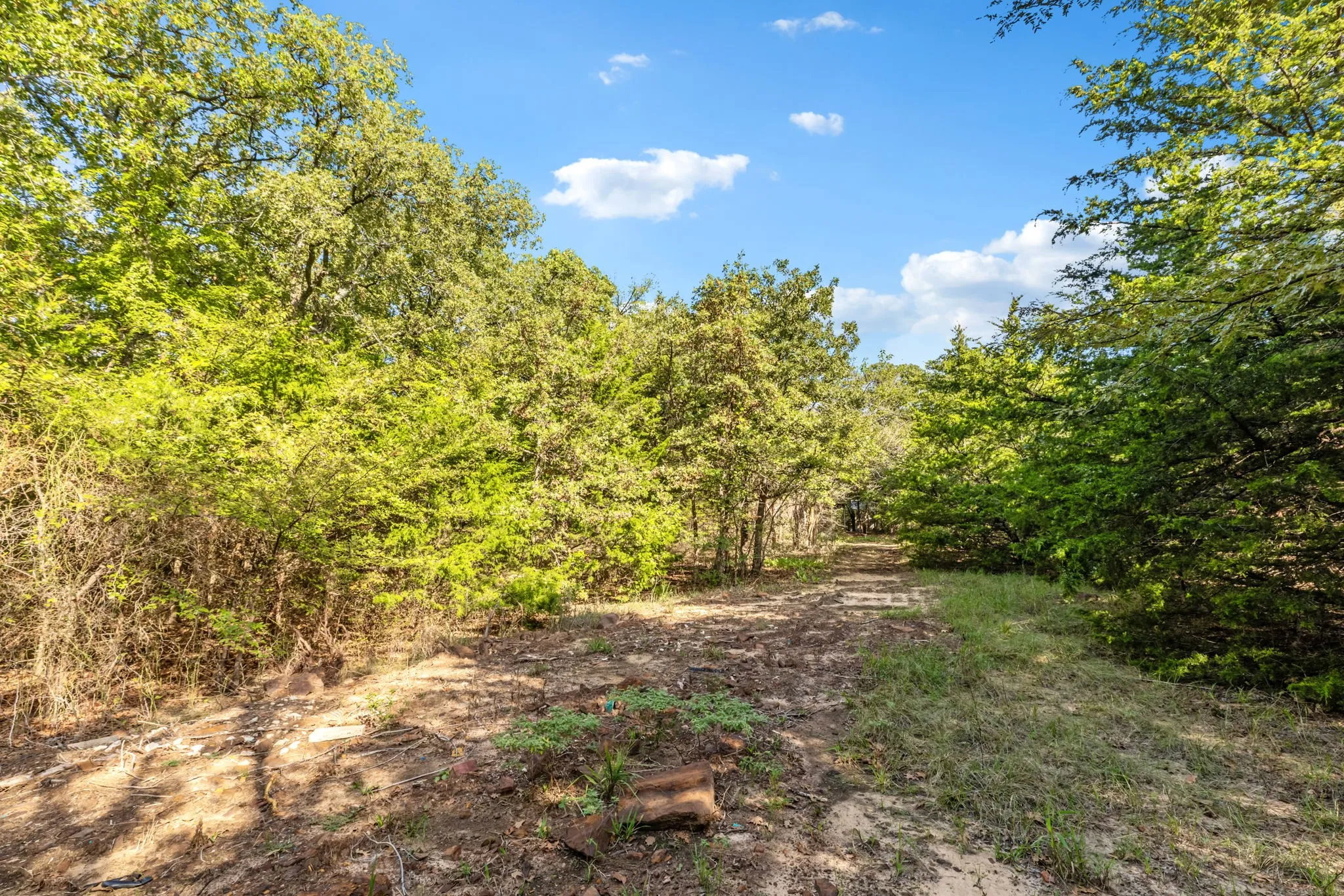 Single Family Residence For Sale in Cooke County , 1540 Neely Trail, Valley View, Texas 76272, 3 Bedroom, 2 Bathroom, 2 Garage spaces, 1,833 Sqft, built in 2003, mls#21410989, Real Estate Agent in Valley View, Homes For Sale in Cooke county, Homes For Sale in Valley View, Realtor in Valley View Texas, Real Estate Brokerage Independent Realty Texas, Luminita Cordes Realtor