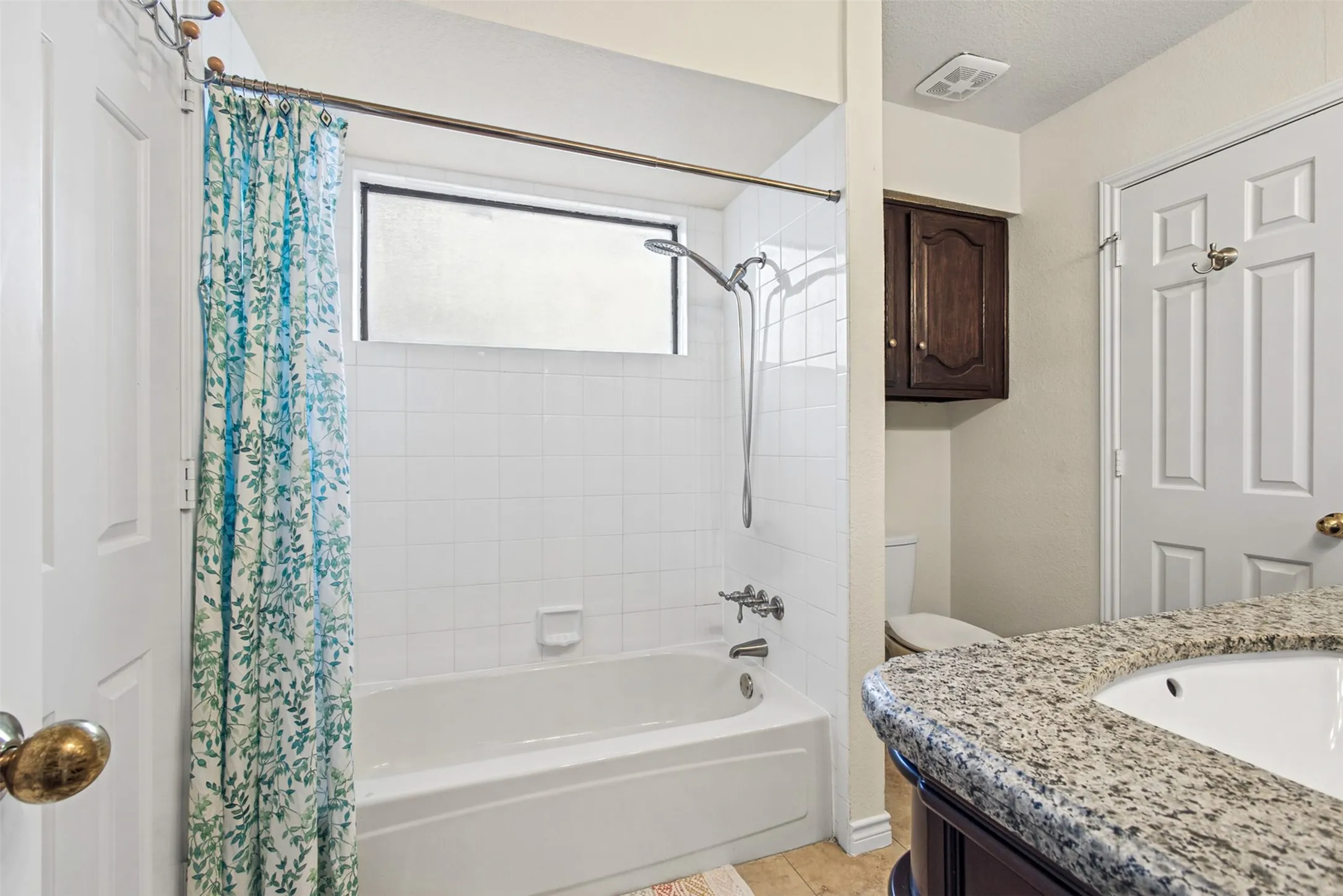 Single Family Residence For Sale in Dallas County , 7449 Courtside Drive, Garland, Texas 75044, 4 Bedroom, 3 Bathroom, 2 Garage spaces, 2,566 Sqft, built in 1984, mls#21412536, Real Estate Agent in Garland, Homes For Sale in Dallas county, Homes For Sale in Garland, Realtor in Garland Texas, Real Estate Brokerage Independent Realty Texas, Luminita Cordes Realtor