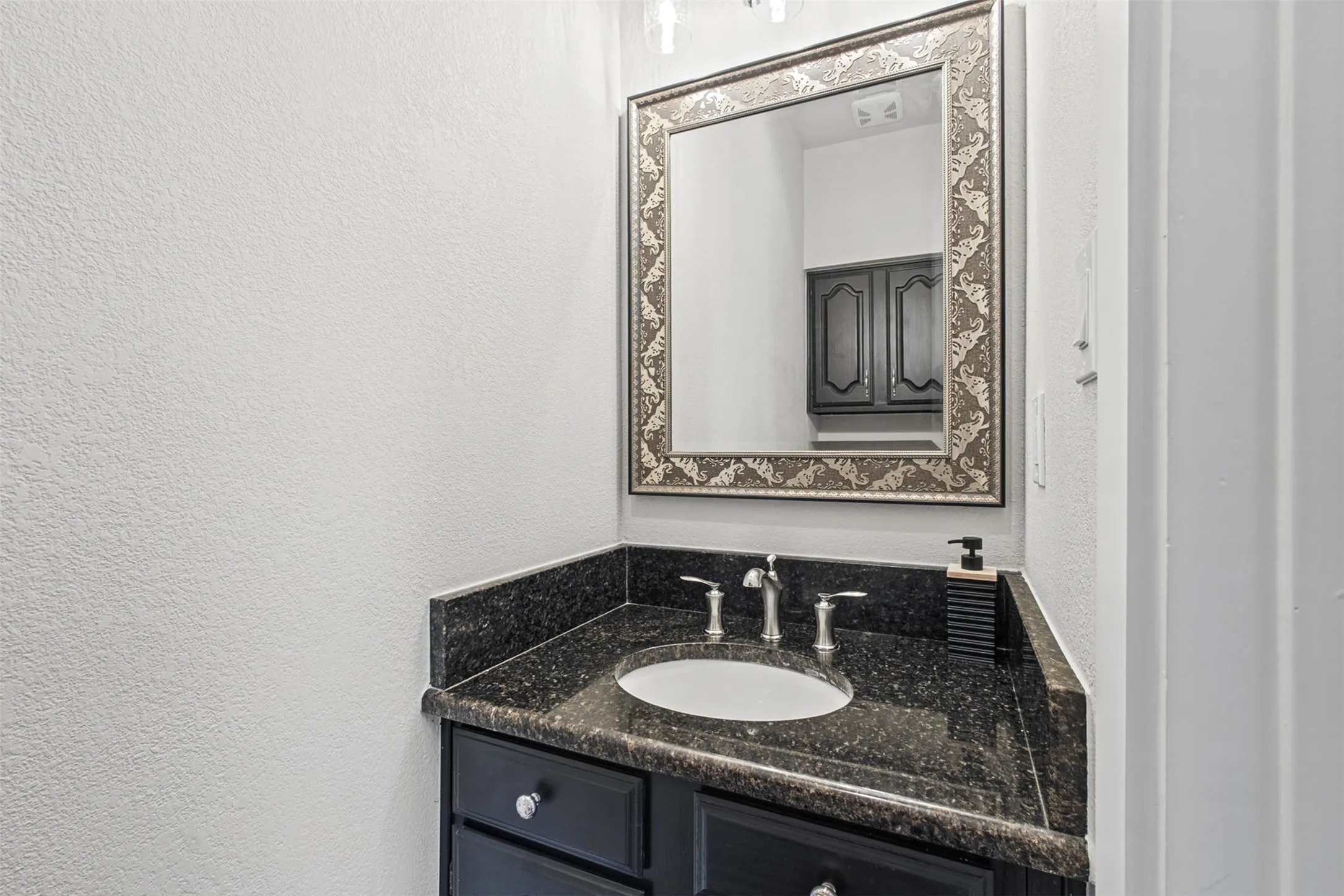 Single Family Residence For Sale in Dallas County , 7449 Courtside Drive, Garland, Texas 75044, 4 Bedroom, 3 Bathroom, 2 Garage spaces, 2,566 Sqft, built in 1984, mls#21412536, Real Estate Agent in Garland, Homes For Sale in Dallas county, Homes For Sale in Garland, Realtor in Garland Texas, Real Estate Brokerage Independent Realty Texas, Luminita Cordes Realtor
