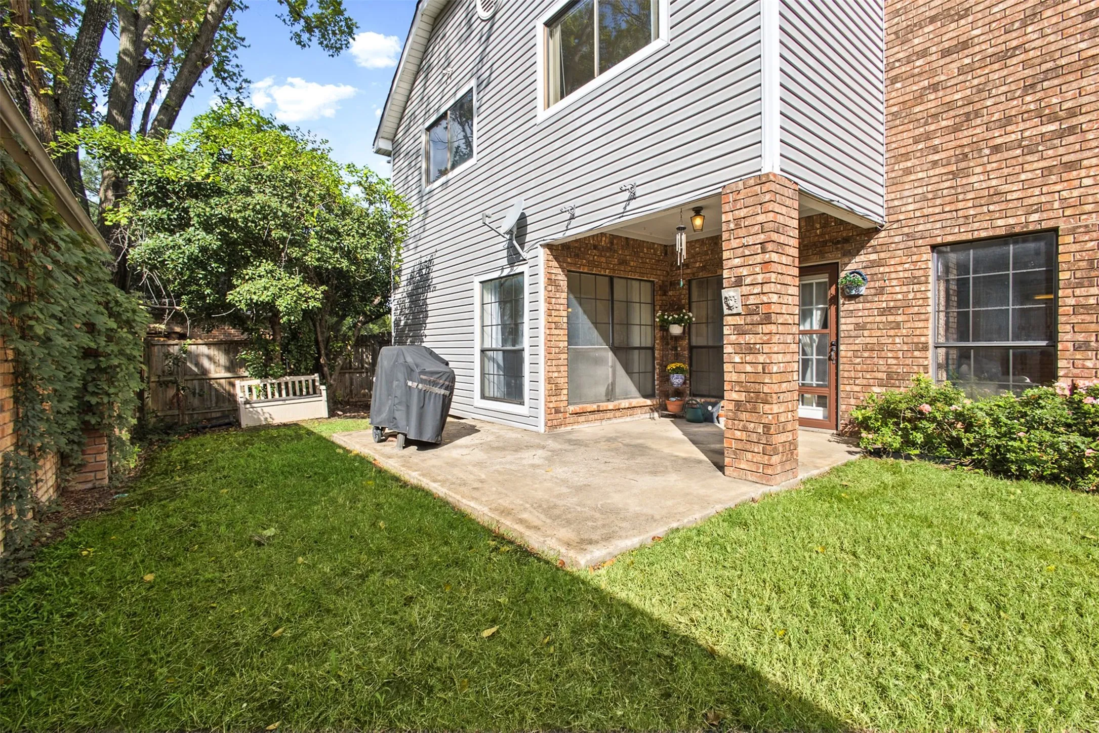 Single Family Residence For Sale in Dallas County , 7449 Courtside Drive, Garland, Texas 75044, 4 Bedroom, 3 Bathroom, 2 Garage spaces, 2,566 Sqft, built in 1984, mls#21412536, Real Estate Agent in Garland, Homes For Sale in Dallas county, Homes For Sale in Garland, Realtor in Garland Texas, Real Estate Brokerage Independent Realty Texas, Luminita Cordes Realtor