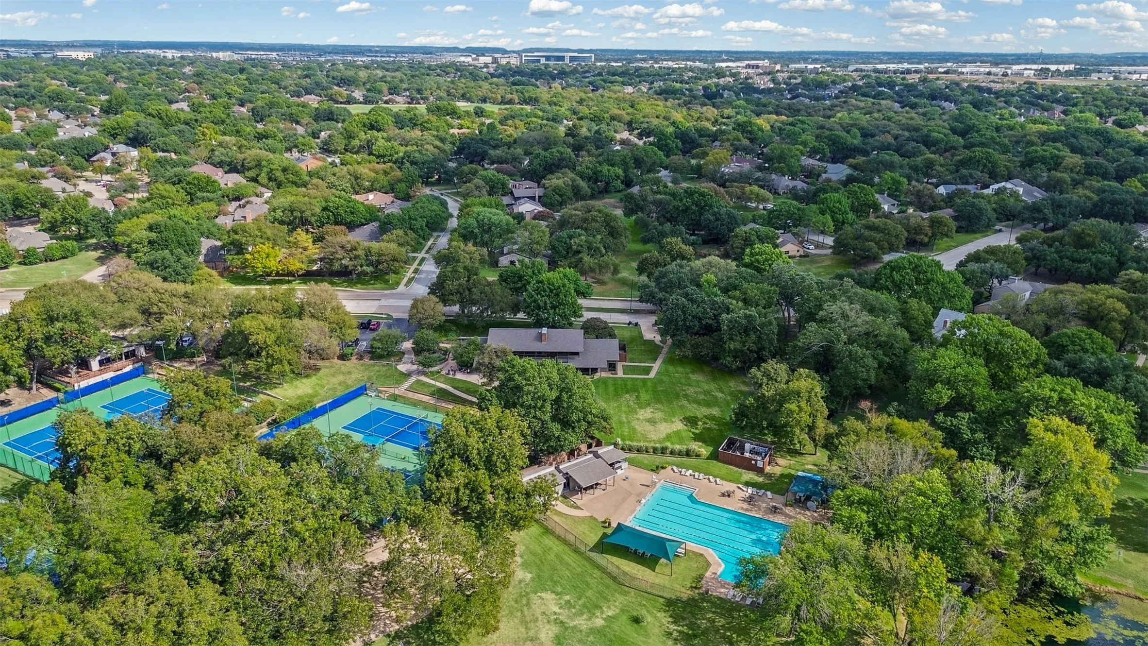 Single Family Residence For Sale in Dallas County , 7449 Courtside Drive, Garland, Texas 75044, 4 Bedroom, 3 Bathroom, 2 Garage spaces, 2,566 Sqft, built in 1984, mls#21412536, Real Estate Agent in Garland, Homes For Sale in Dallas county, Homes For Sale in Garland, Realtor in Garland Texas, Real Estate Brokerage Independent Realty Texas, Luminita Cordes Realtor