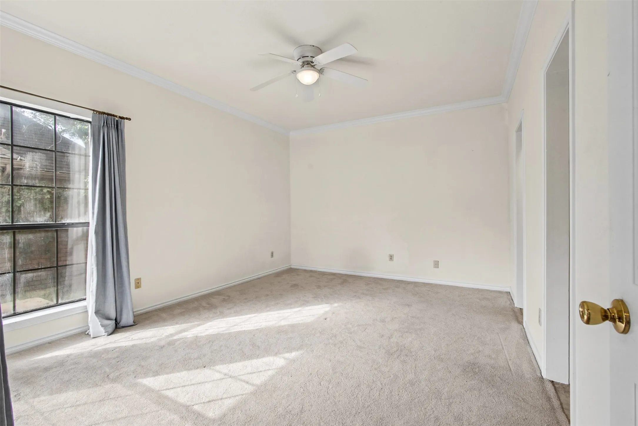 Single Family Residence For Sale in Dallas County , 7449 Courtside Drive, Garland, Texas 75044, 4 Bedroom, 3 Bathroom, 2 Garage spaces, 2,566 Sqft, built in 1984, mls#21412536, Real Estate Agent in Garland, Homes For Sale in Dallas county, Homes For Sale in Garland, Realtor in Garland Texas, Real Estate Brokerage Independent Realty Texas, Luminita Cordes Realtor