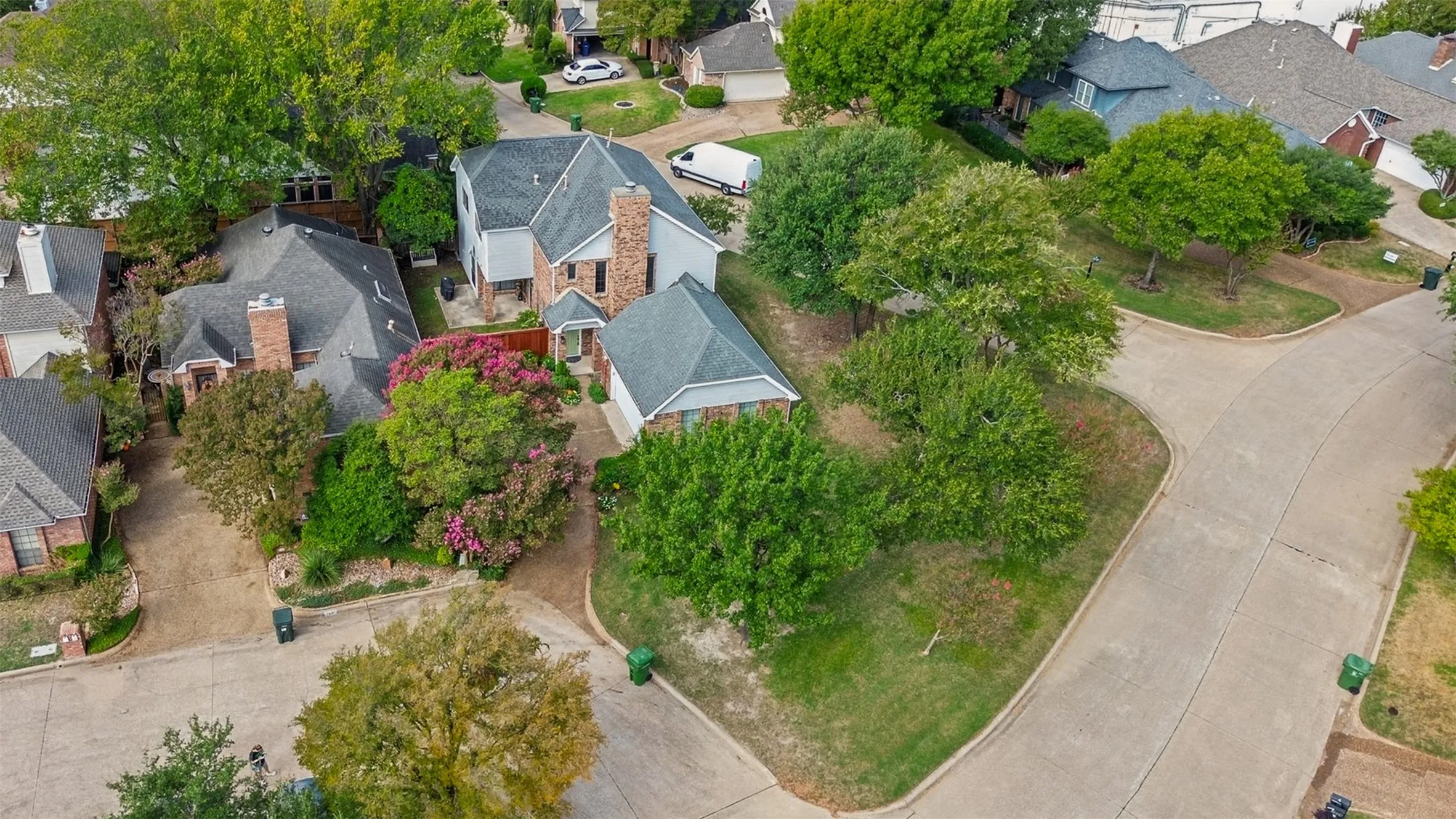Single Family Residence For Sale in Dallas County , 7449 Courtside Drive, Garland, Texas 75044, 4 Bedroom, 3 Bathroom, 2 Garage spaces, 2,566 Sqft, built in 1984, mls#21412536, Real Estate Agent in Garland, Homes For Sale in Dallas county, Homes For Sale in Garland, Realtor in Garland Texas, Real Estate Brokerage Independent Realty Texas, Luminita Cordes Realtor