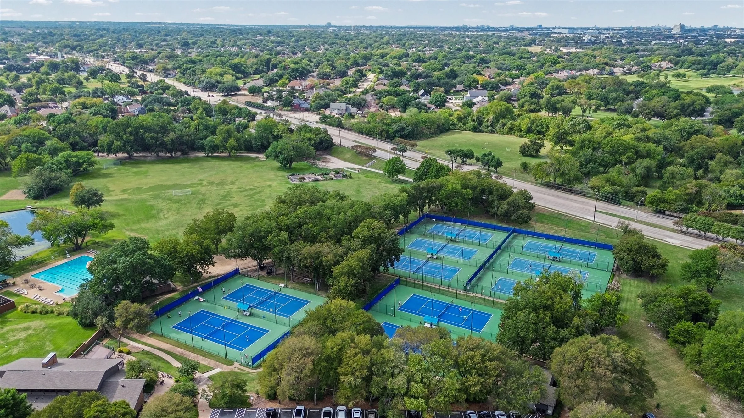 Single Family Residence For Sale in Dallas County , 7449 Courtside Drive, Garland, Texas 75044, 4 Bedroom, 3 Bathroom, 2 Garage spaces, 2,566 Sqft, built in 1984, mls#21412536, Real Estate Agent in Garland, Homes For Sale in Dallas county, Homes For Sale in Garland, Realtor in Garland Texas, Real Estate Brokerage Independent Realty Texas, Luminita Cordes Realtor