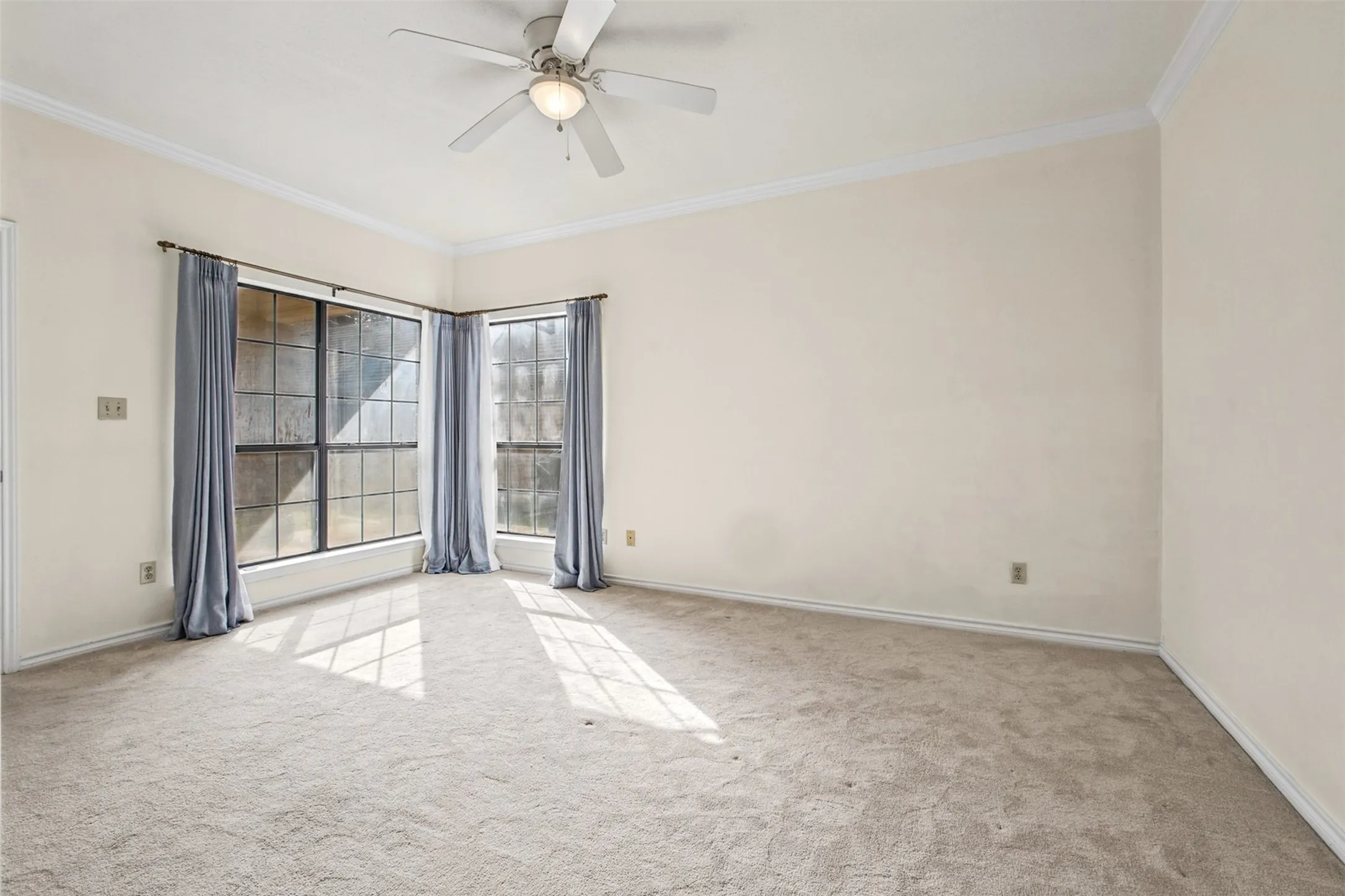 Single Family Residence For Sale in Dallas County , 7449 Courtside Drive, Garland, Texas 75044, 4 Bedroom, 3 Bathroom, 2 Garage spaces, 2,566 Sqft, built in 1984, mls#21412536, Real Estate Agent in Garland, Homes For Sale in Dallas county, Homes For Sale in Garland, Realtor in Garland Texas, Real Estate Brokerage Independent Realty Texas, Luminita Cordes Realtor