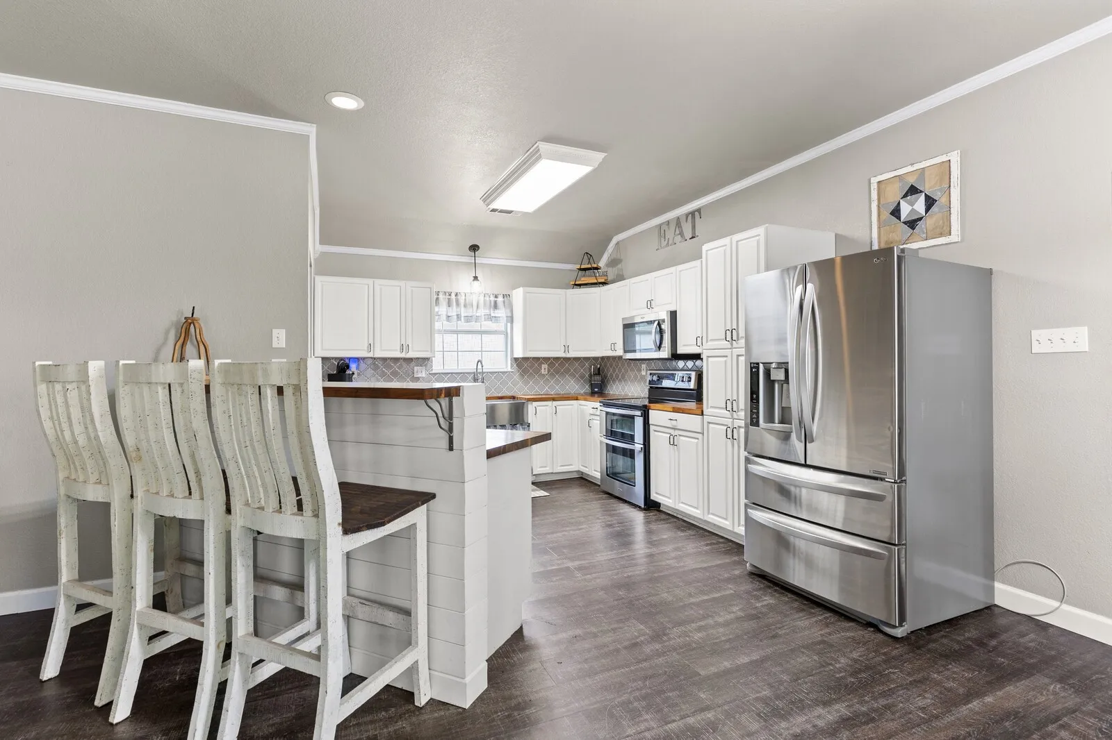 Single Family Residence For Sale in Coryell County , 210 River Place W, Gatesville, Texas 76528, 3 Bedroom, 2 Bathroom, 2 Garage spaces, 2,030 Sqft, built in 2001, mls#21412917, Real Estate Agent in Gatesville, Homes For Sale in Coryell county, Homes For Sale in Gatesville, Realtor in Gatesville Texas, Real Estate Brokerage Independent Realty Texas, Luminita Cordes Realtor